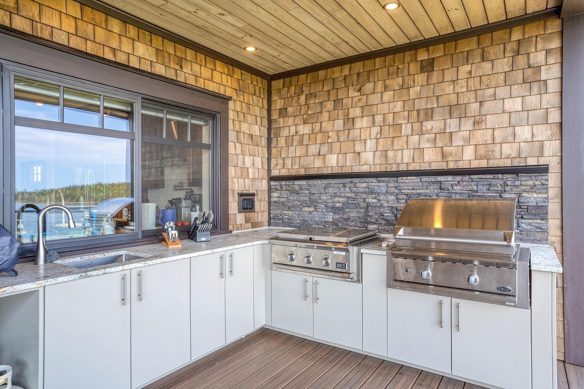 $2,850,000.00: 580 Masons Beach Road, First South