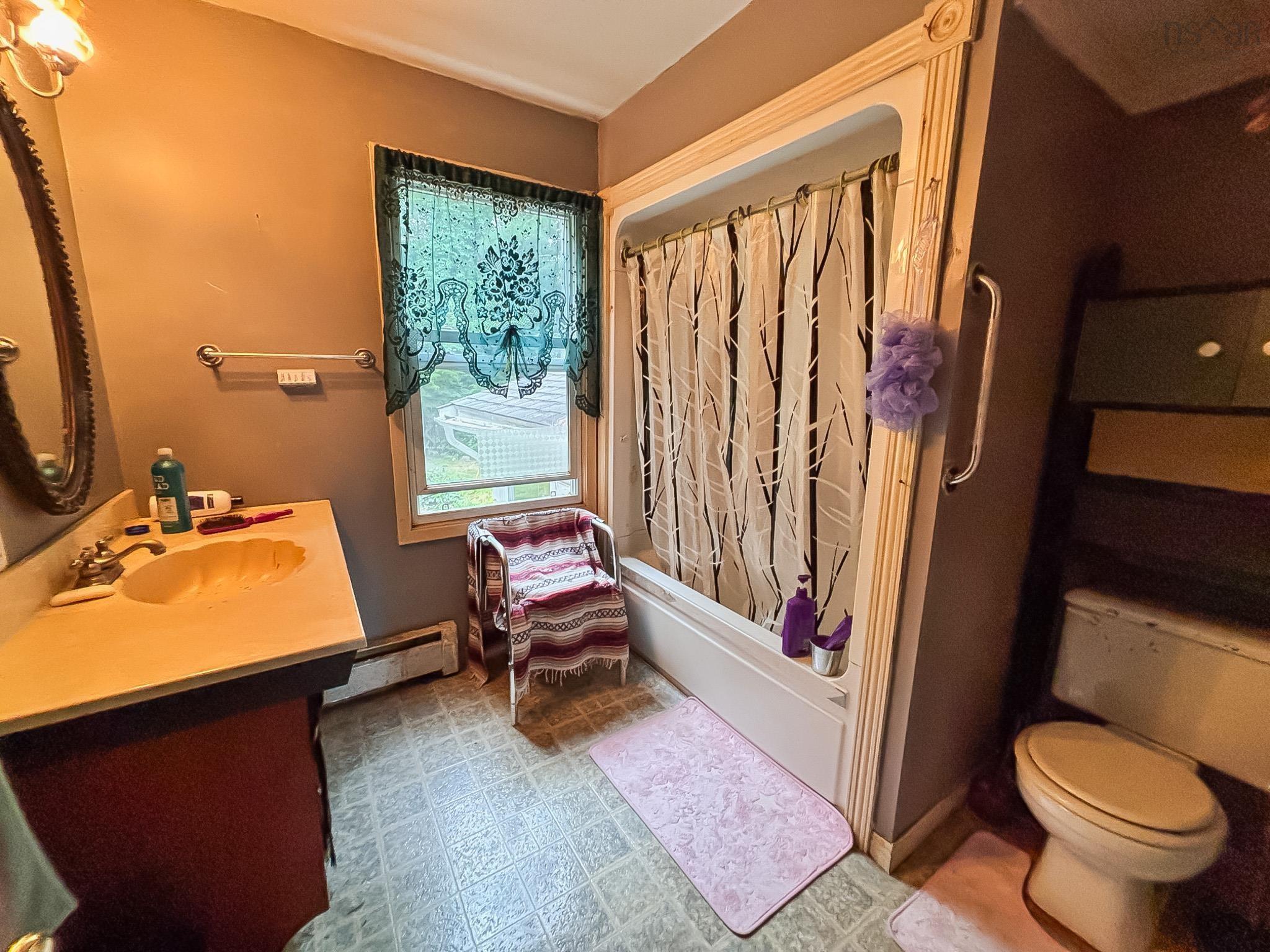 $274,500.00: 93 Parkdale Avenue, Bridgewater