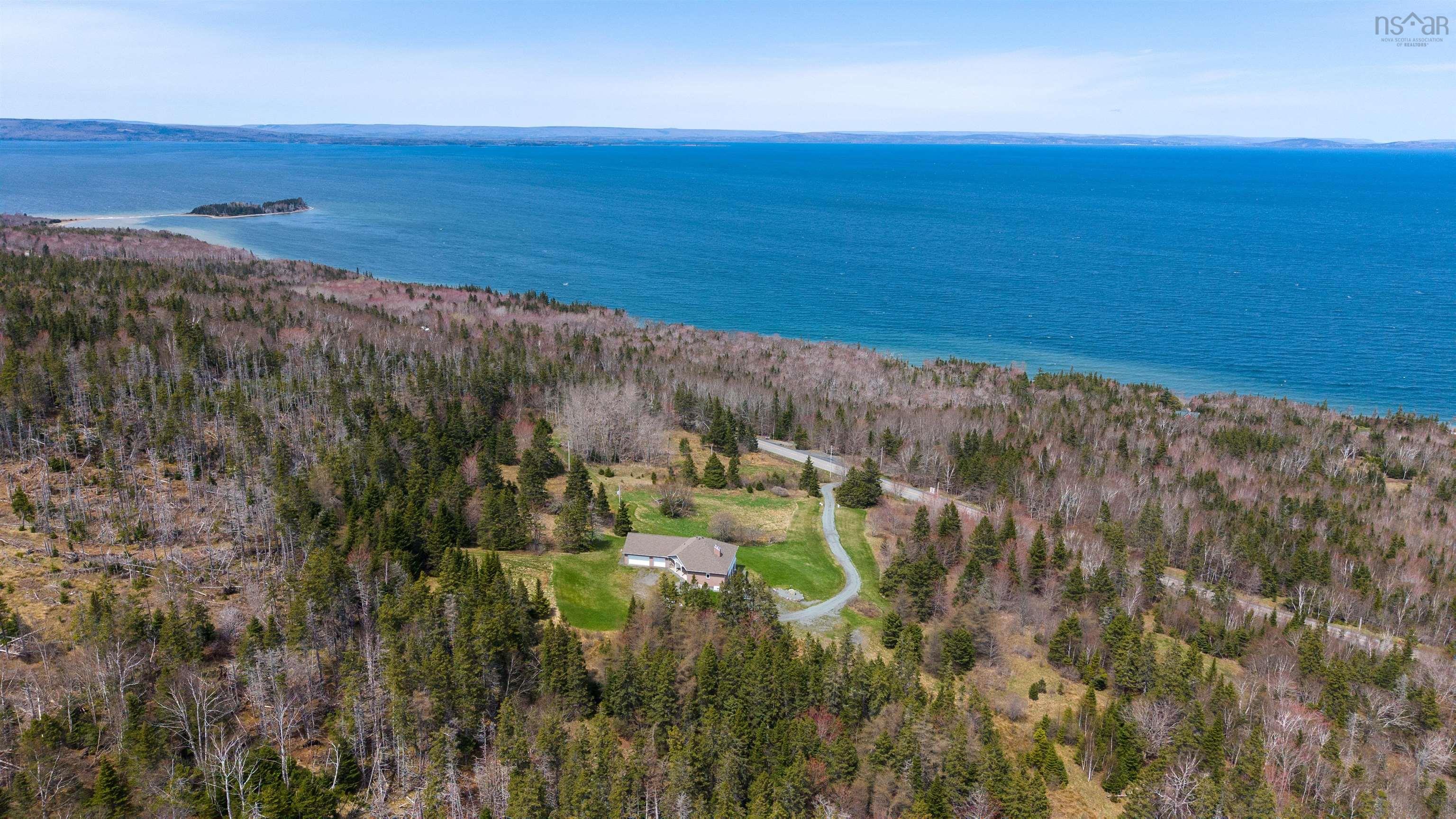 $1,490,000.00: 6260 West Bay Road, Roberta