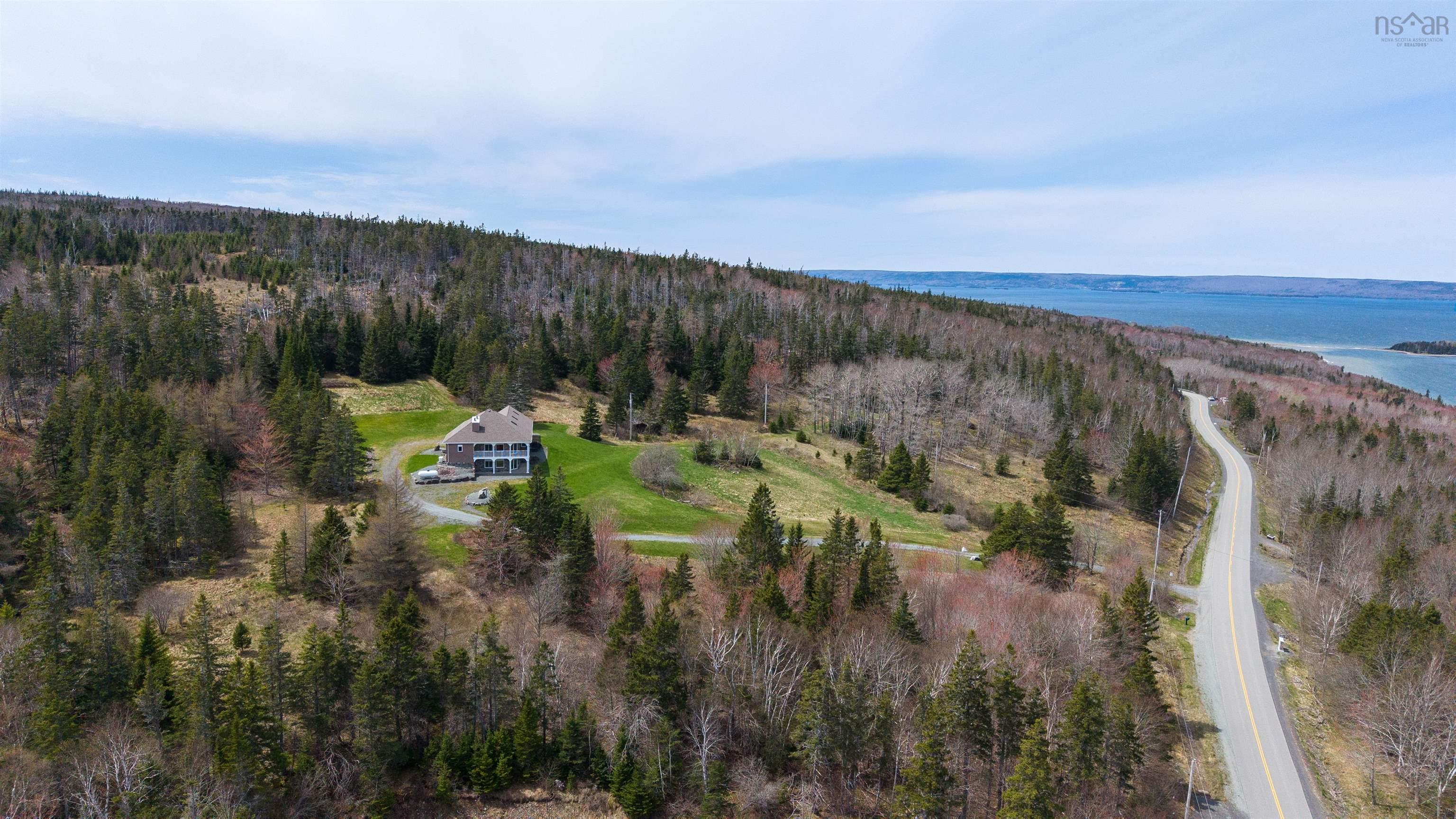 $1,490,000.00: 6260 West Bay Road, Roberta