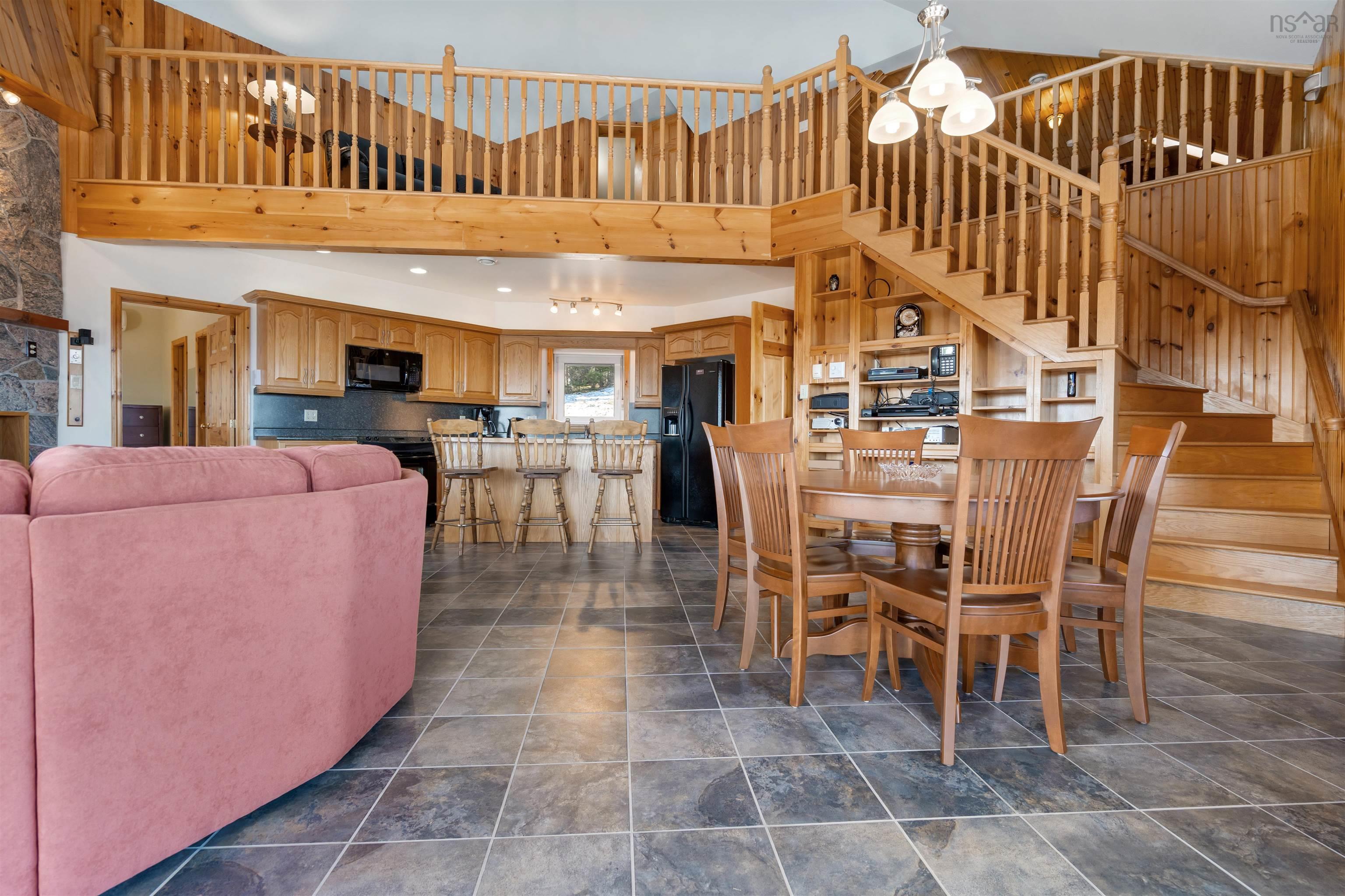 $1,490,000.00: 6260 West Bay Road, Roberta