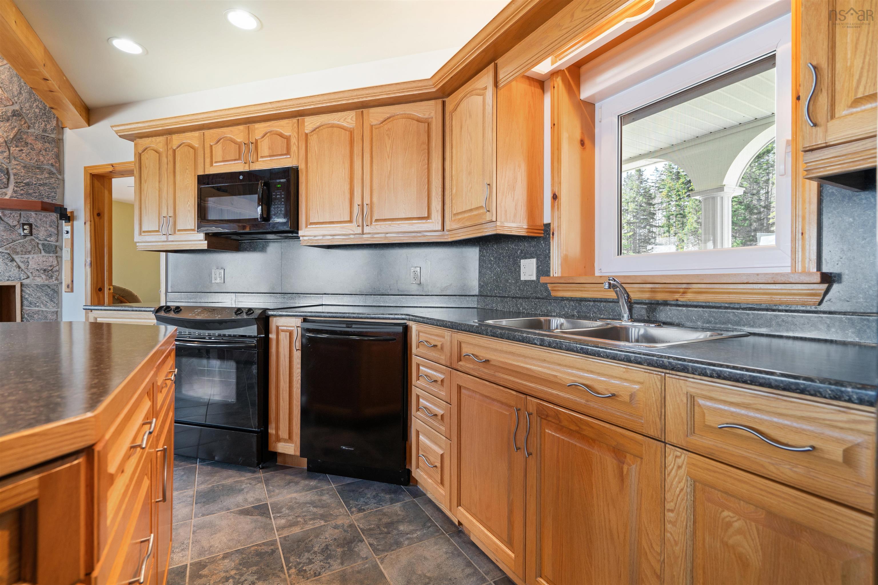 $1,490,000.00: 6260 West Bay Road, Roberta