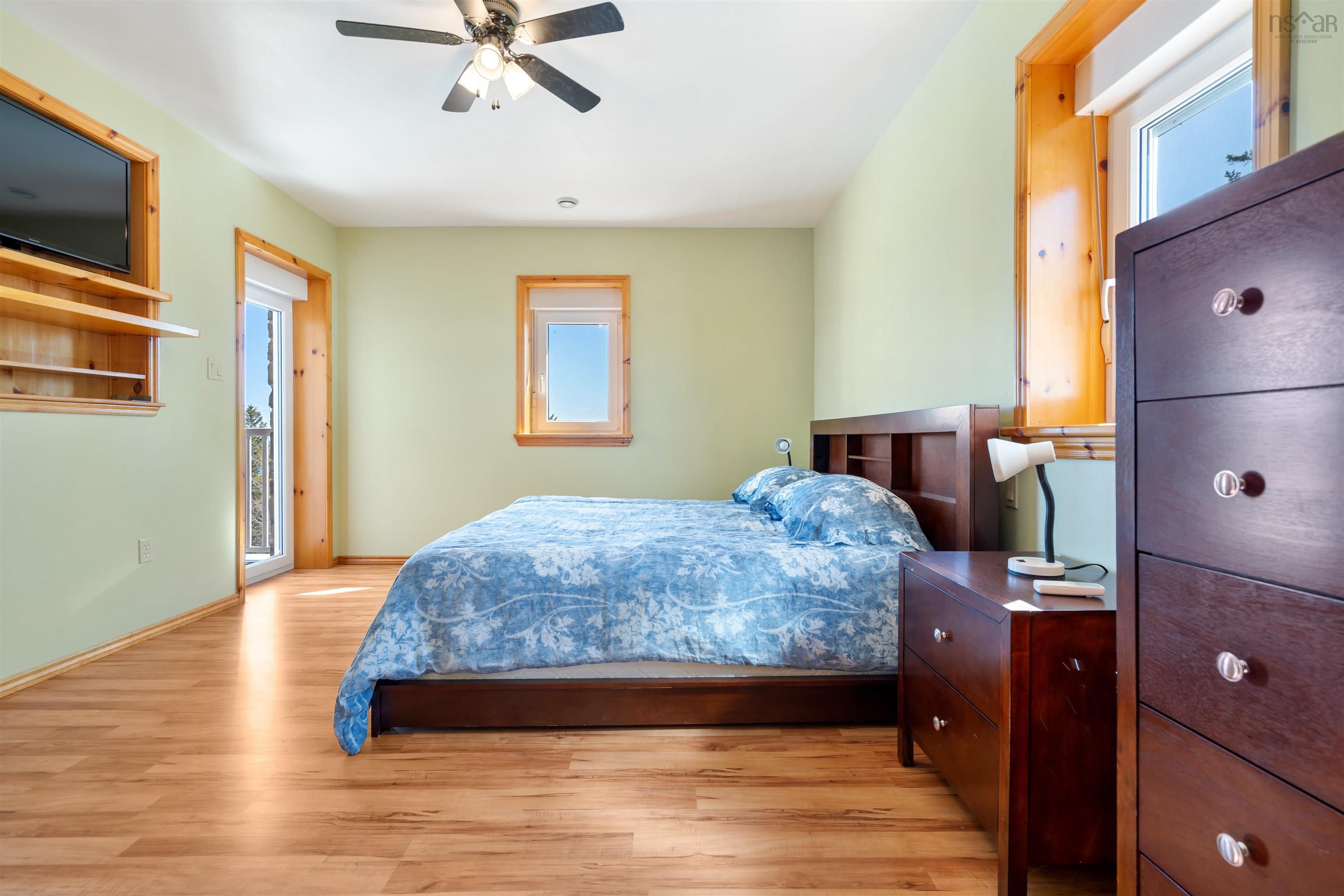 $1,490,000.00: 6260 West Bay Road, Roberta