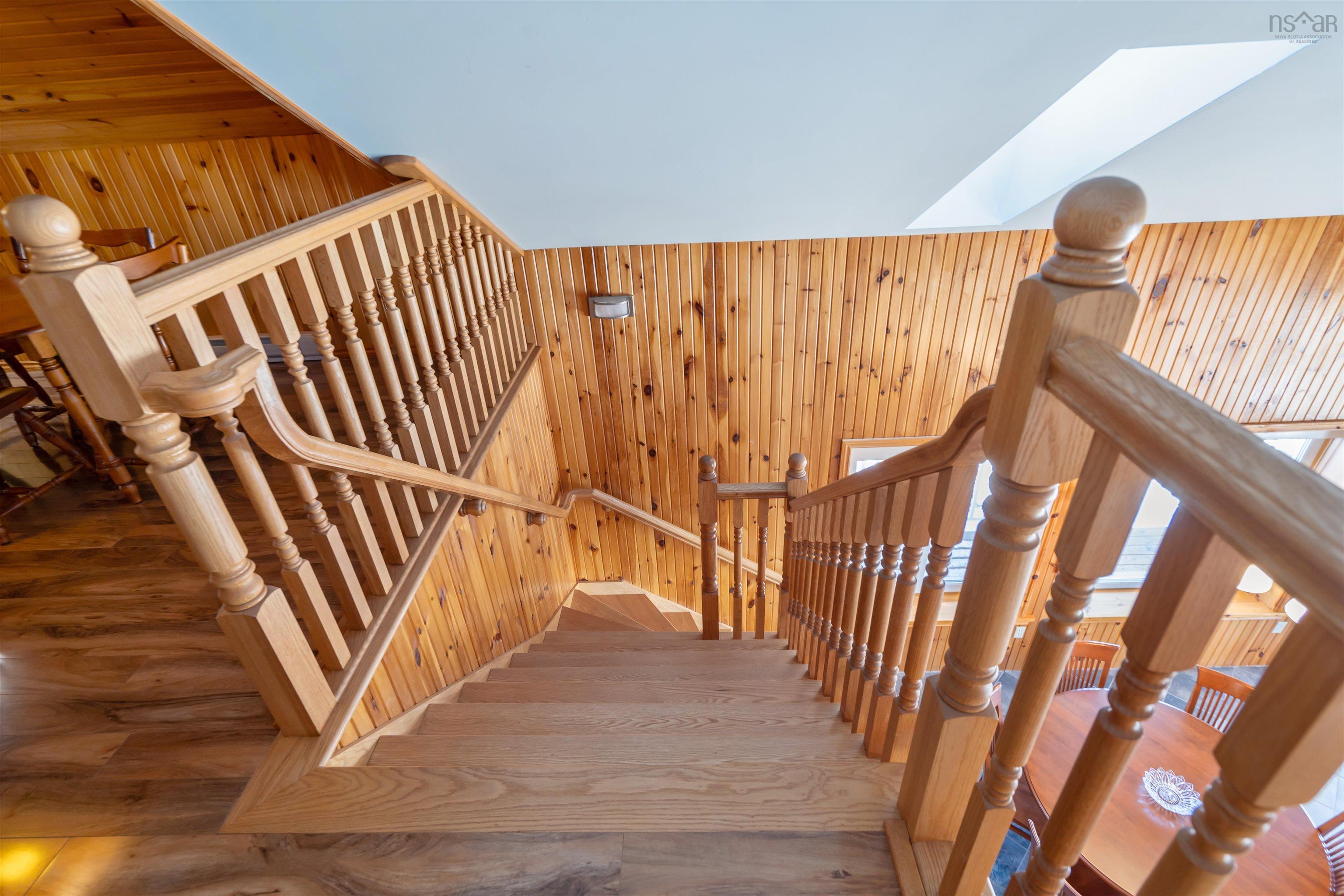 $1,490,000.00: 6260 West Bay Road, Roberta