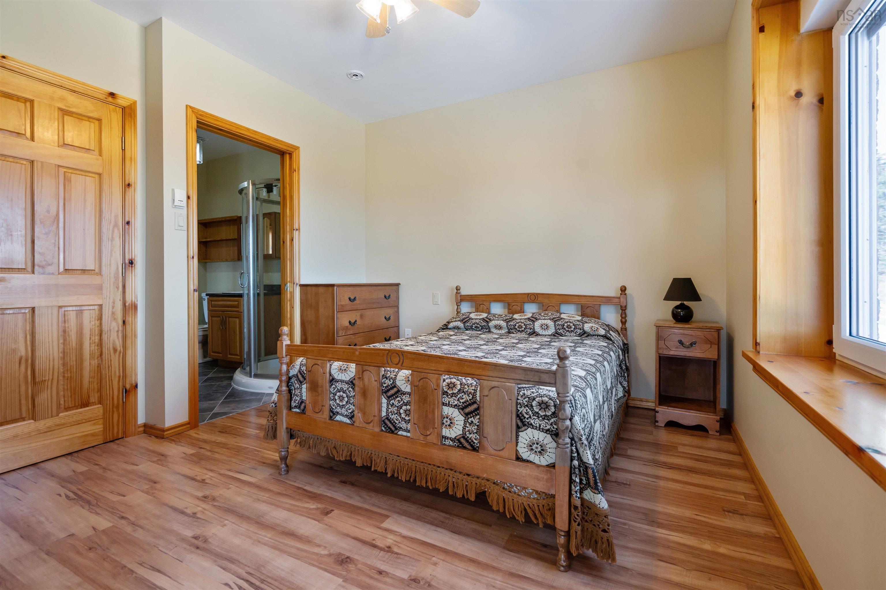 $1,490,000.00: 6260 West Bay Road, Roberta