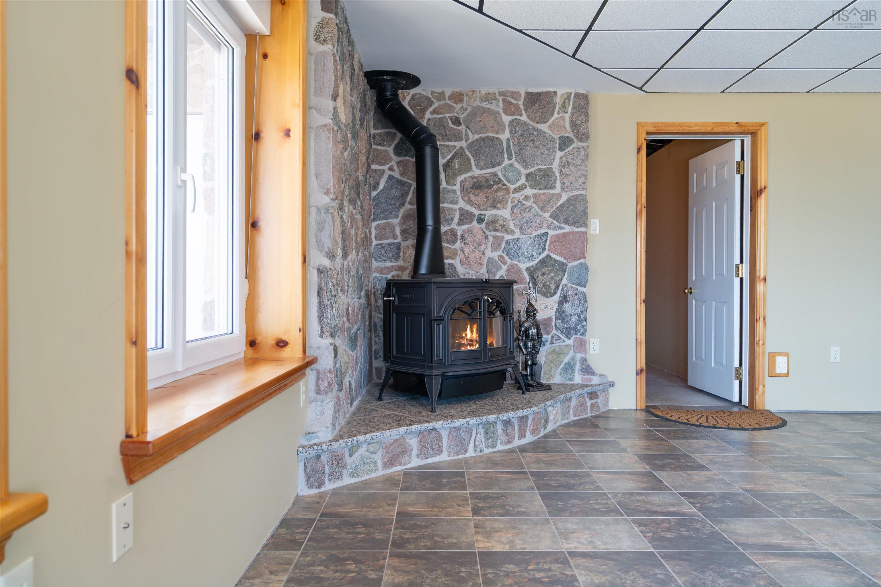 $1,490,000.00: 6260 West Bay Road, Roberta