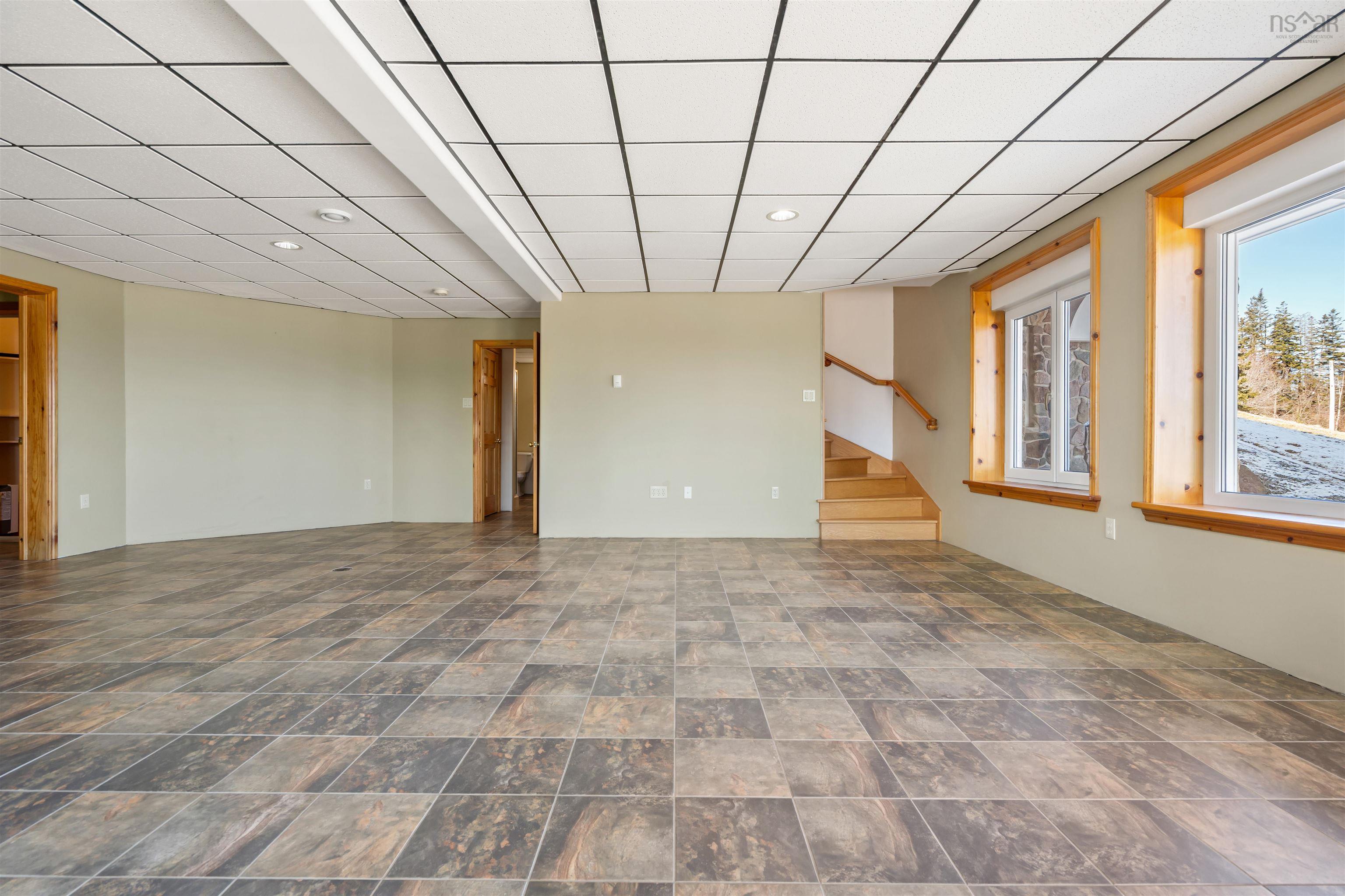 $1,490,000.00: 6260 West Bay Road, Roberta