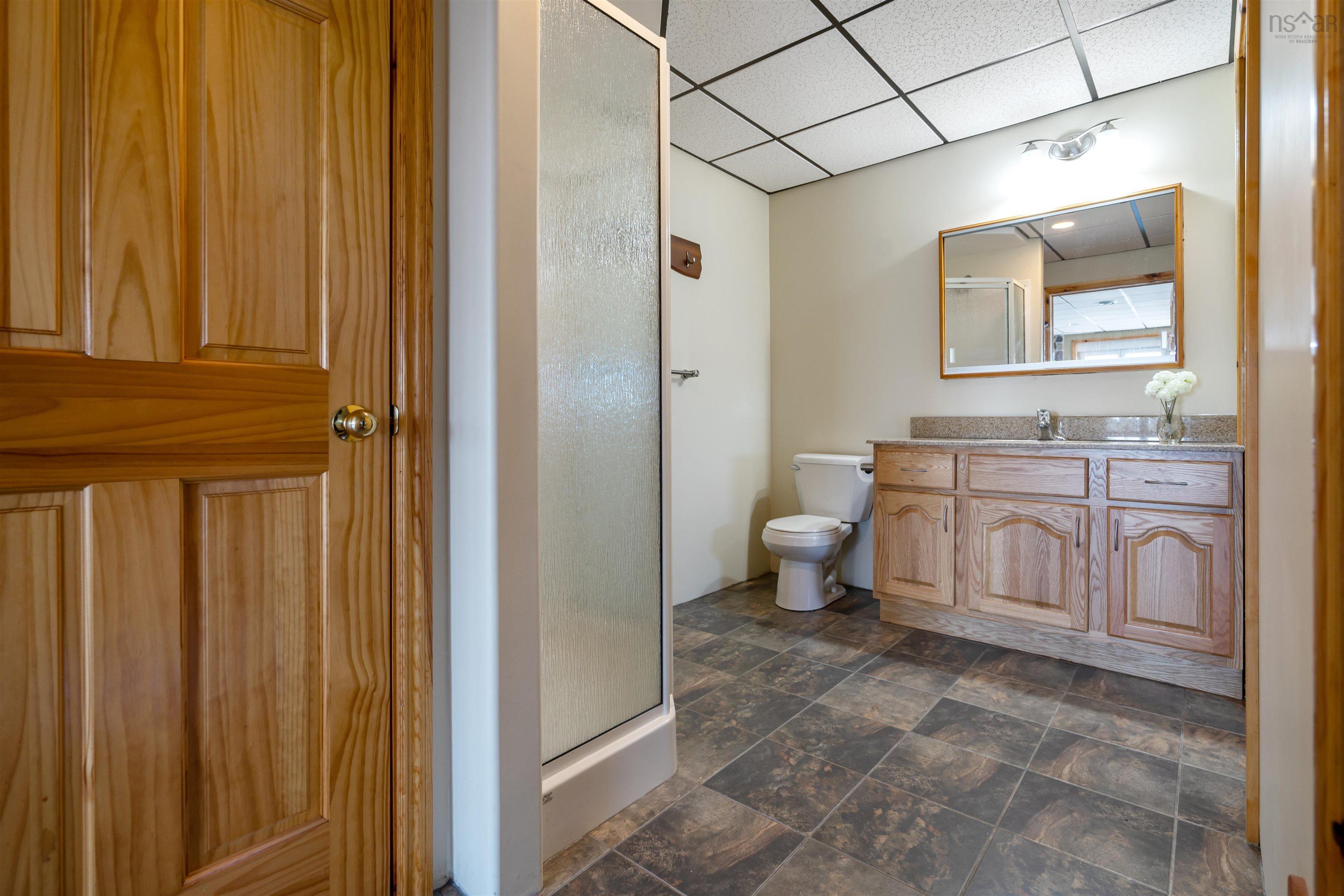 $1,490,000.00: 6260 West Bay Road, Roberta