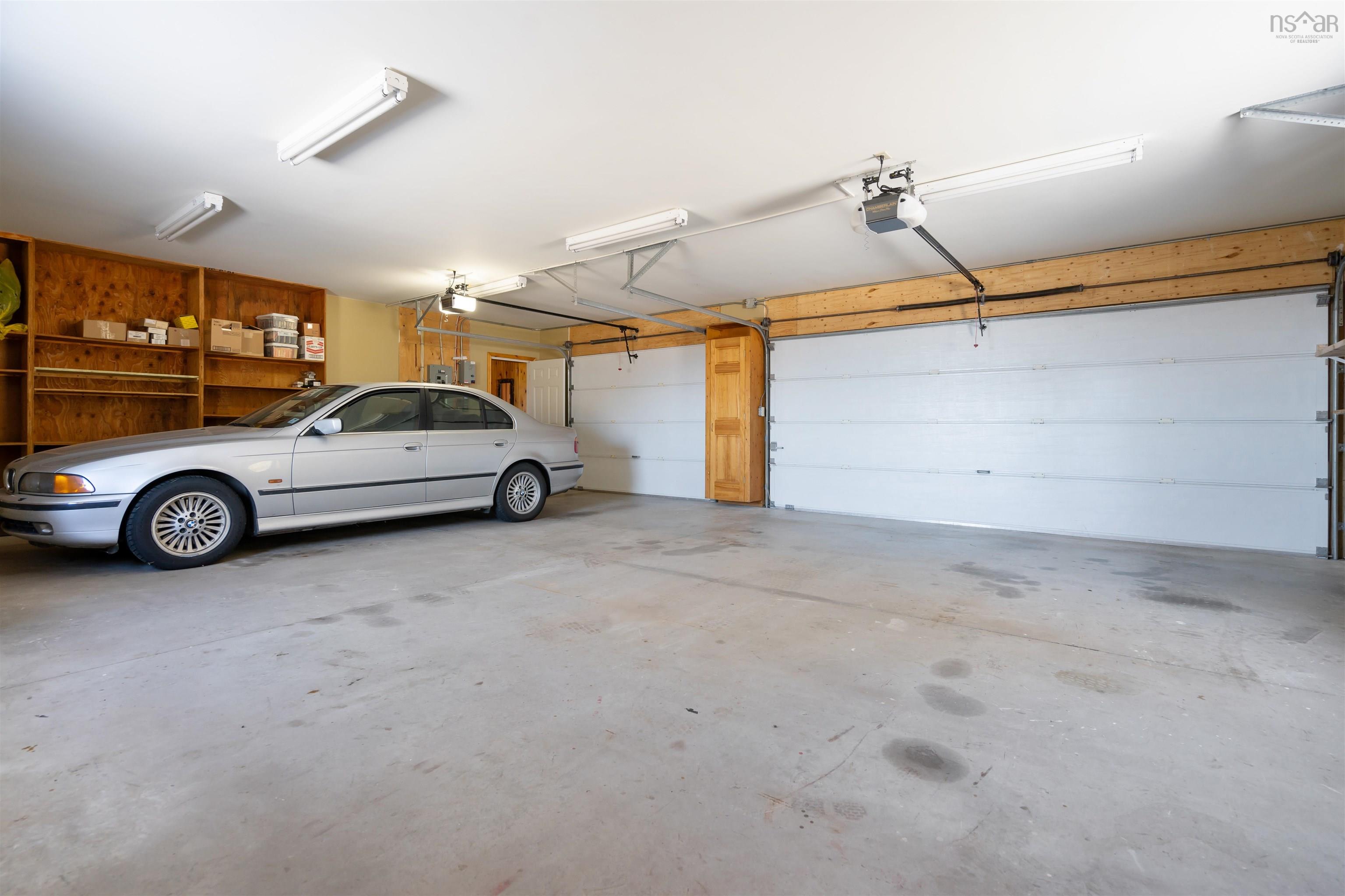 $1,490,000.00: 6260 West Bay Road, Roberta