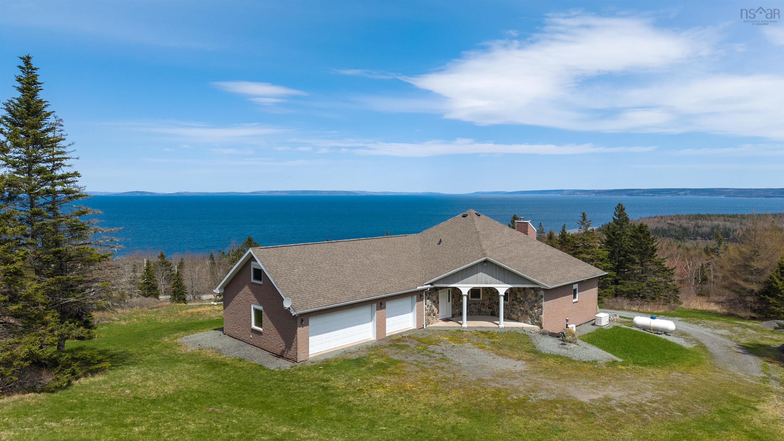 $1,490,000.00: 6260 West Bay Road, Roberta