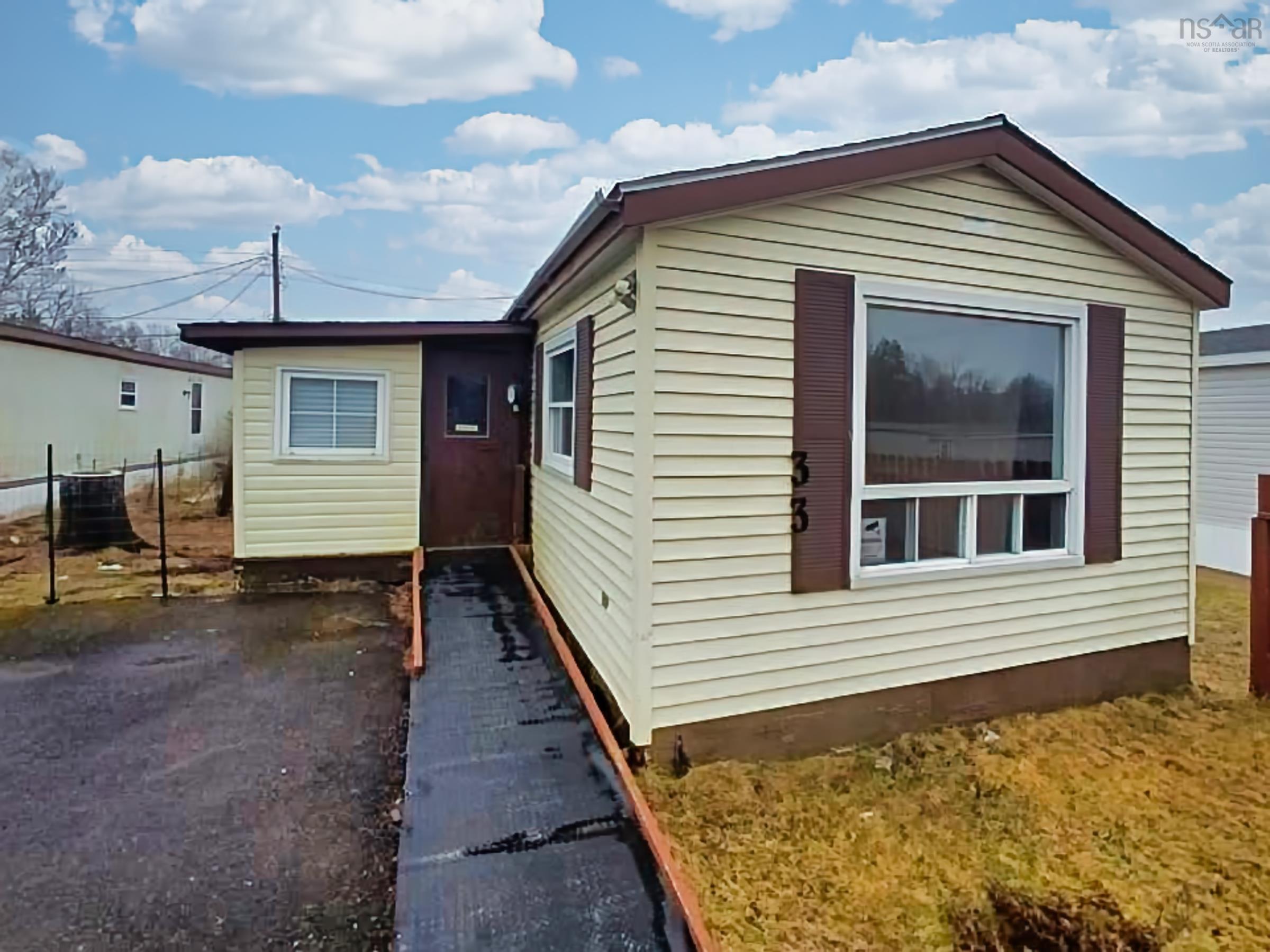 $149,500.00: 33 first Street, Howie Centre