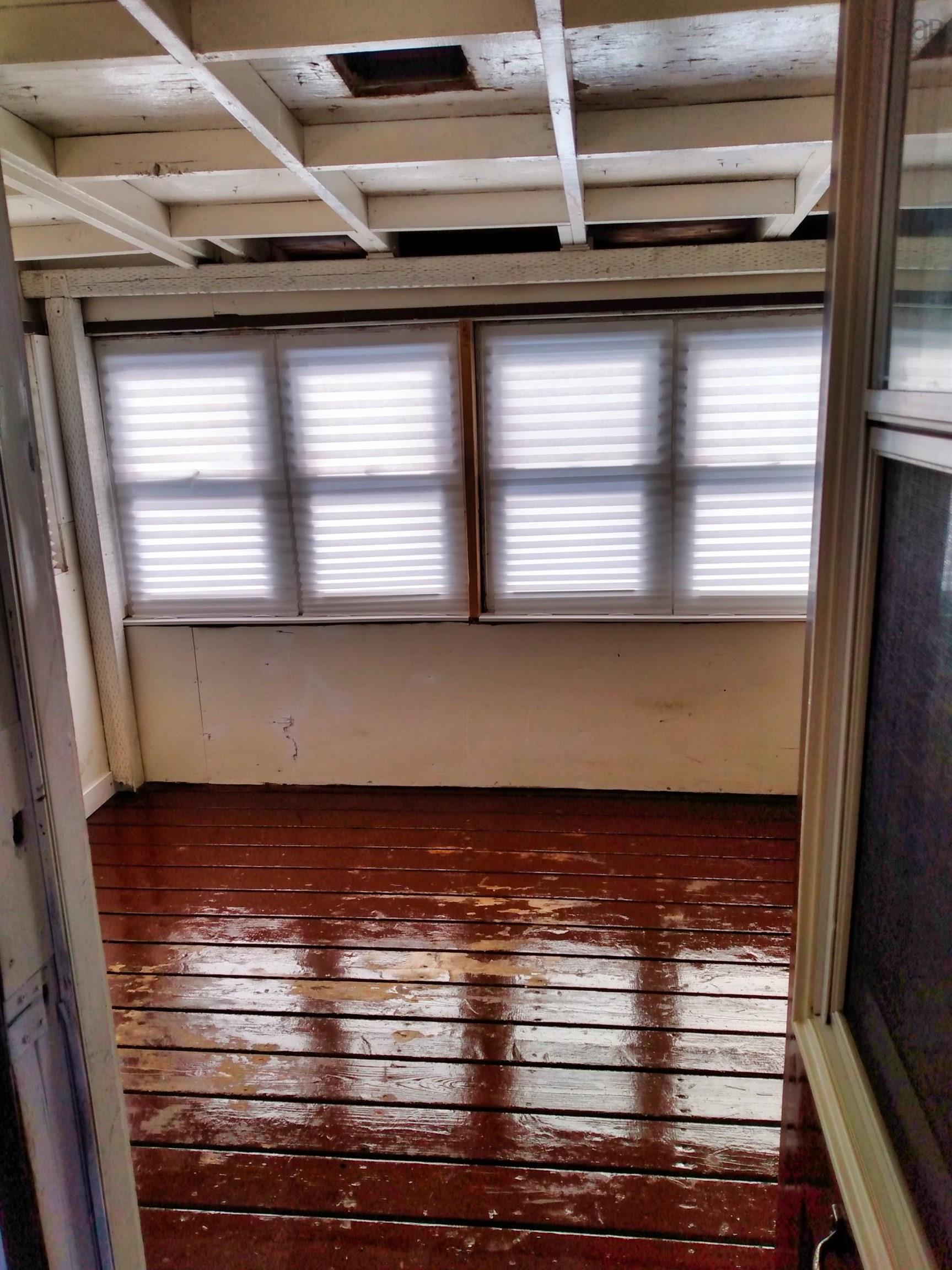 $149,500.00: 33 first Street, Howie Centre