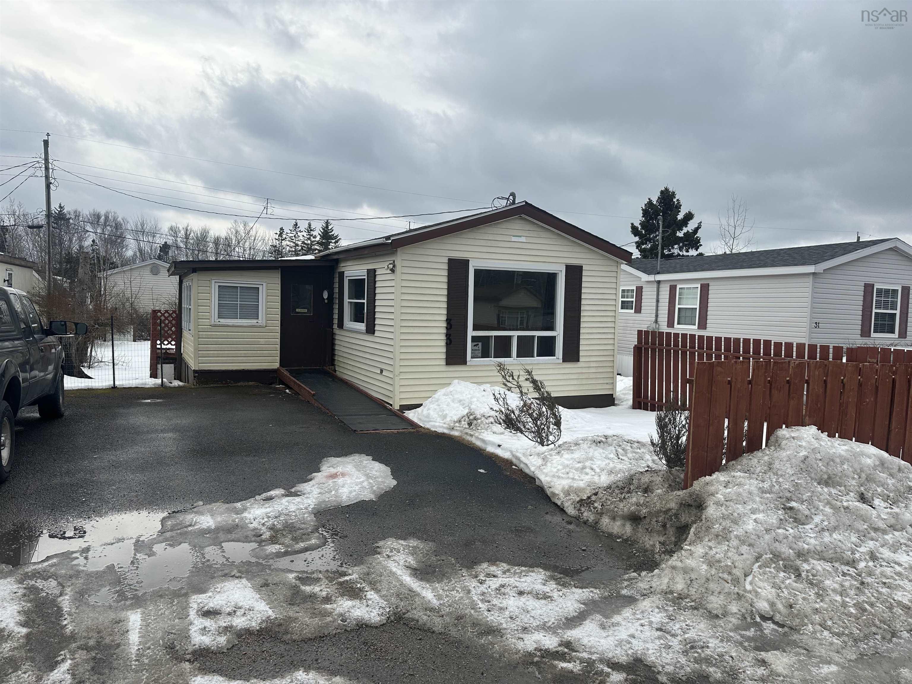$149,500.00: 33 first Street, Howie Centre