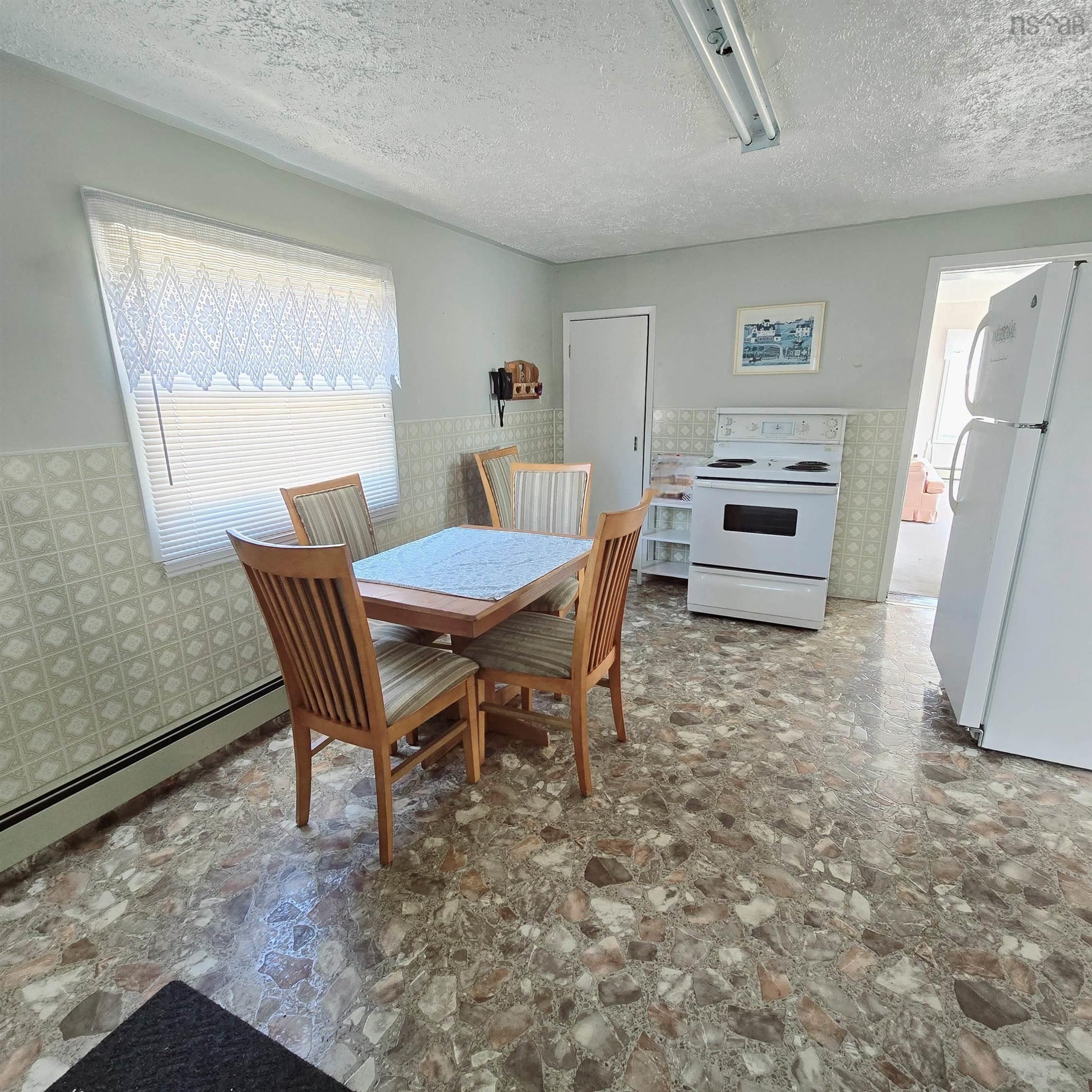 $250,000.00: 1 Hillside Boularderie Road, Groves Point