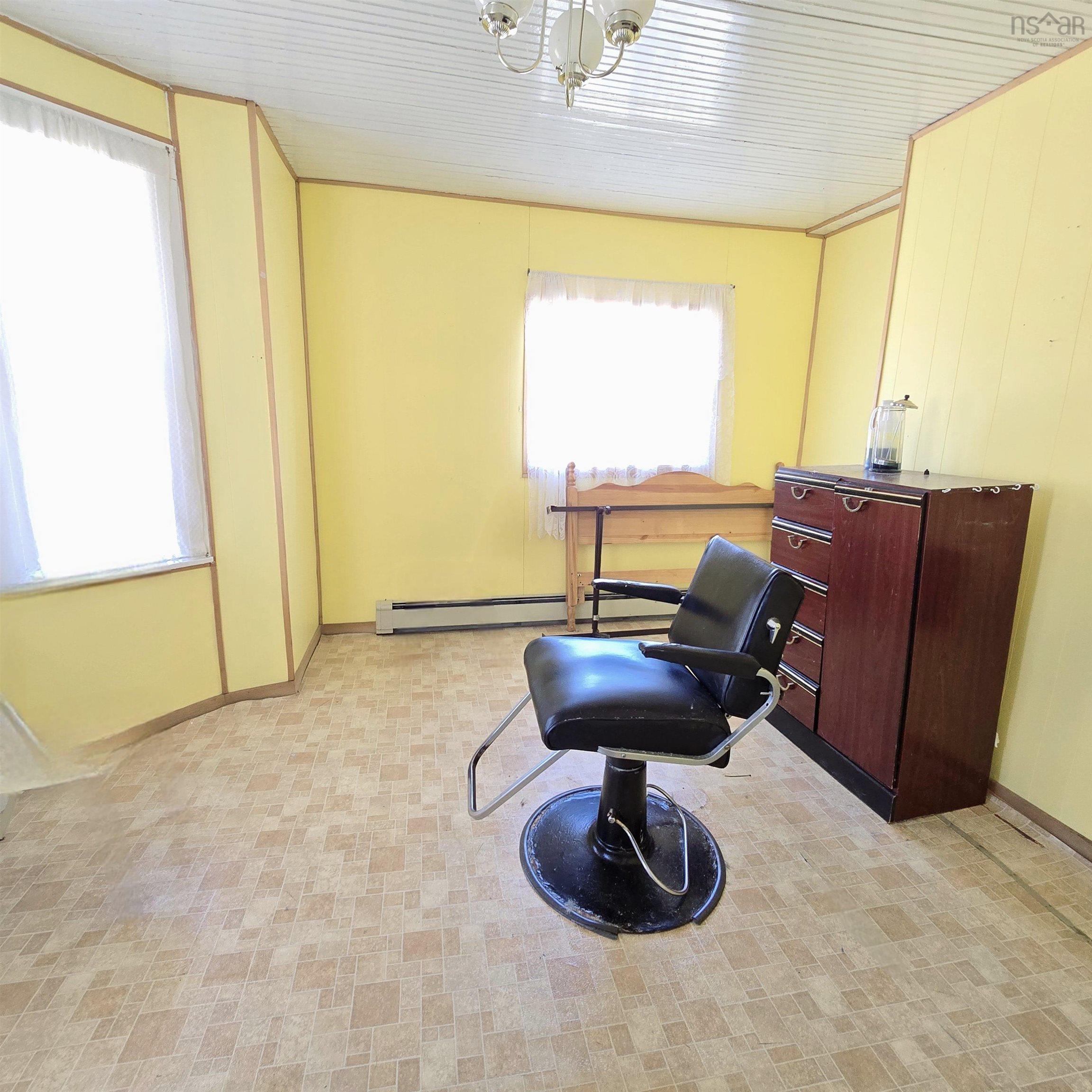 $250,000.00: 1 Hillside Boularderie Road, Groves Point