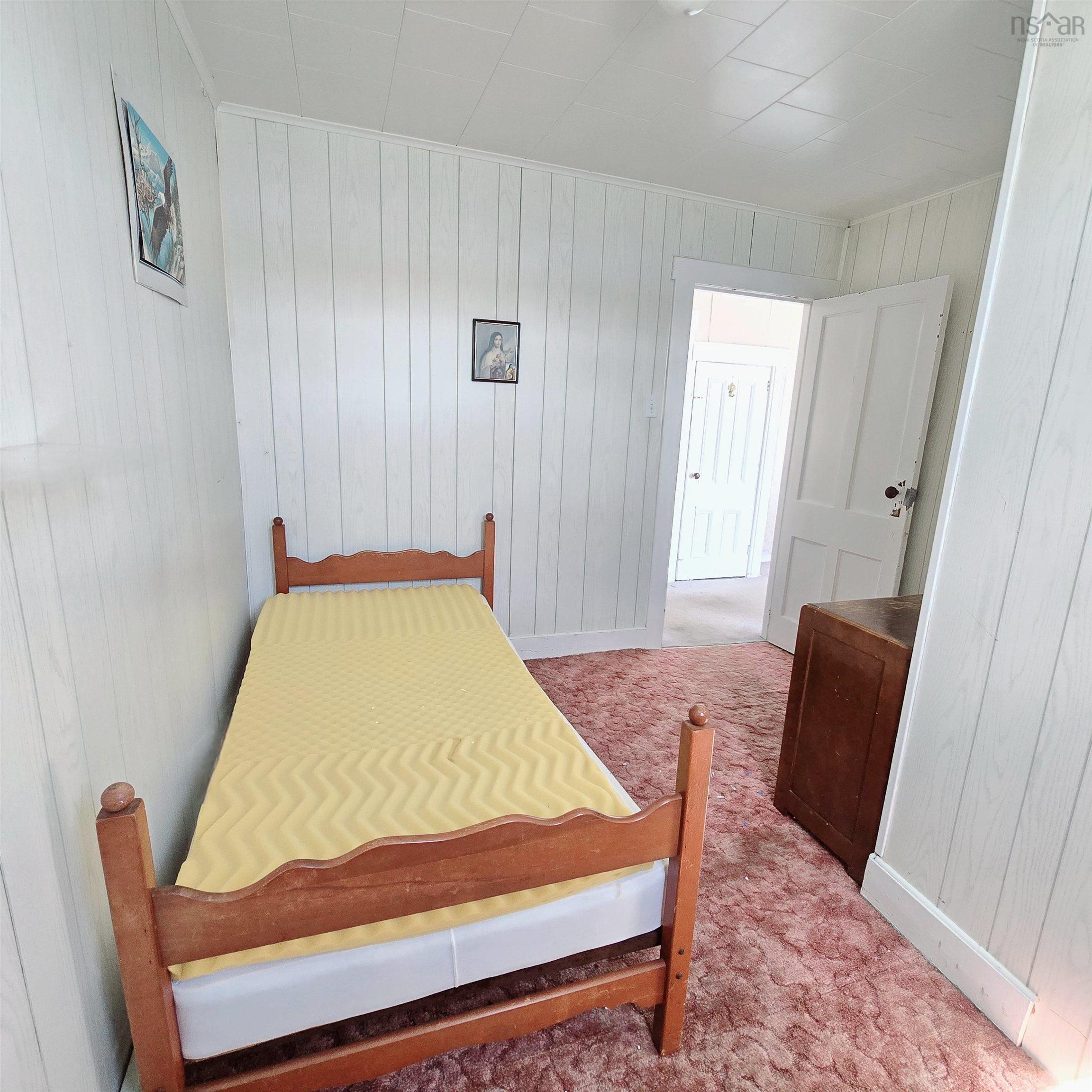 $250,000.00: 1 Hillside Boularderie Road, Groves Point
