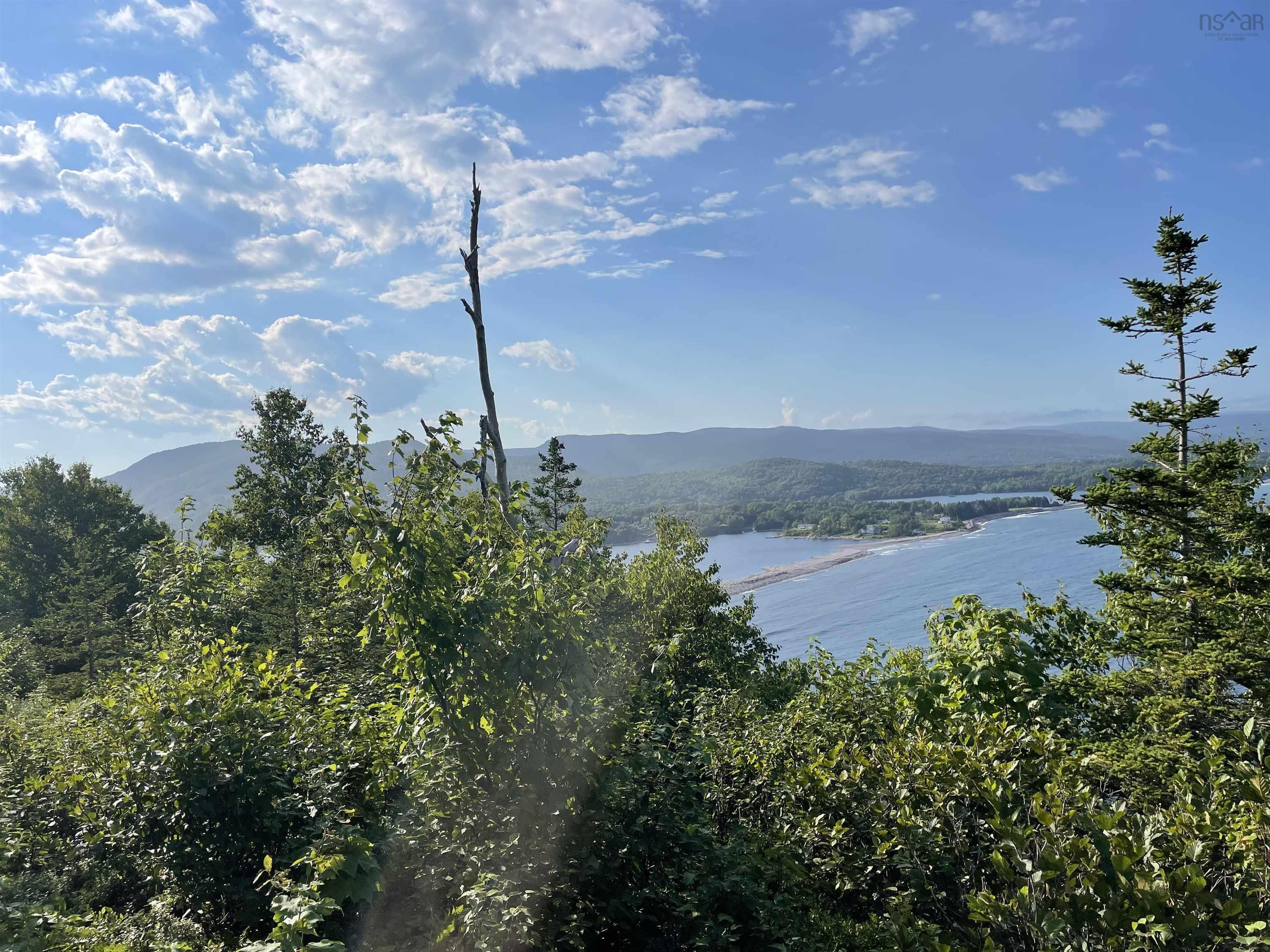 $160,000.00: Cabot Trail, Ingonish Ferry