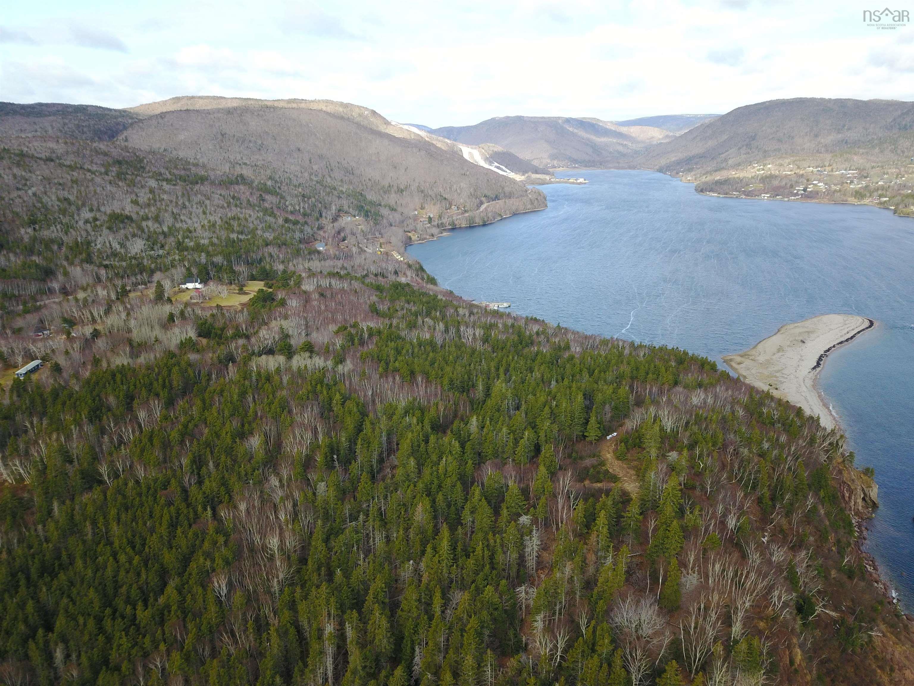 $160,000.00: Cabot Trail, Ingonish Ferry