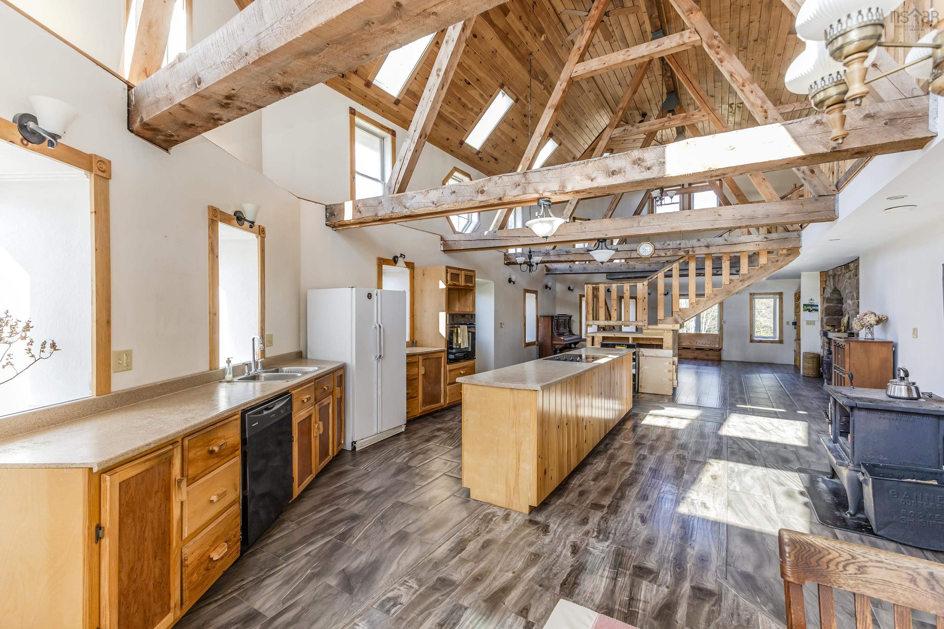 $470,000.00: 319 McAuley Road, Hedgeville