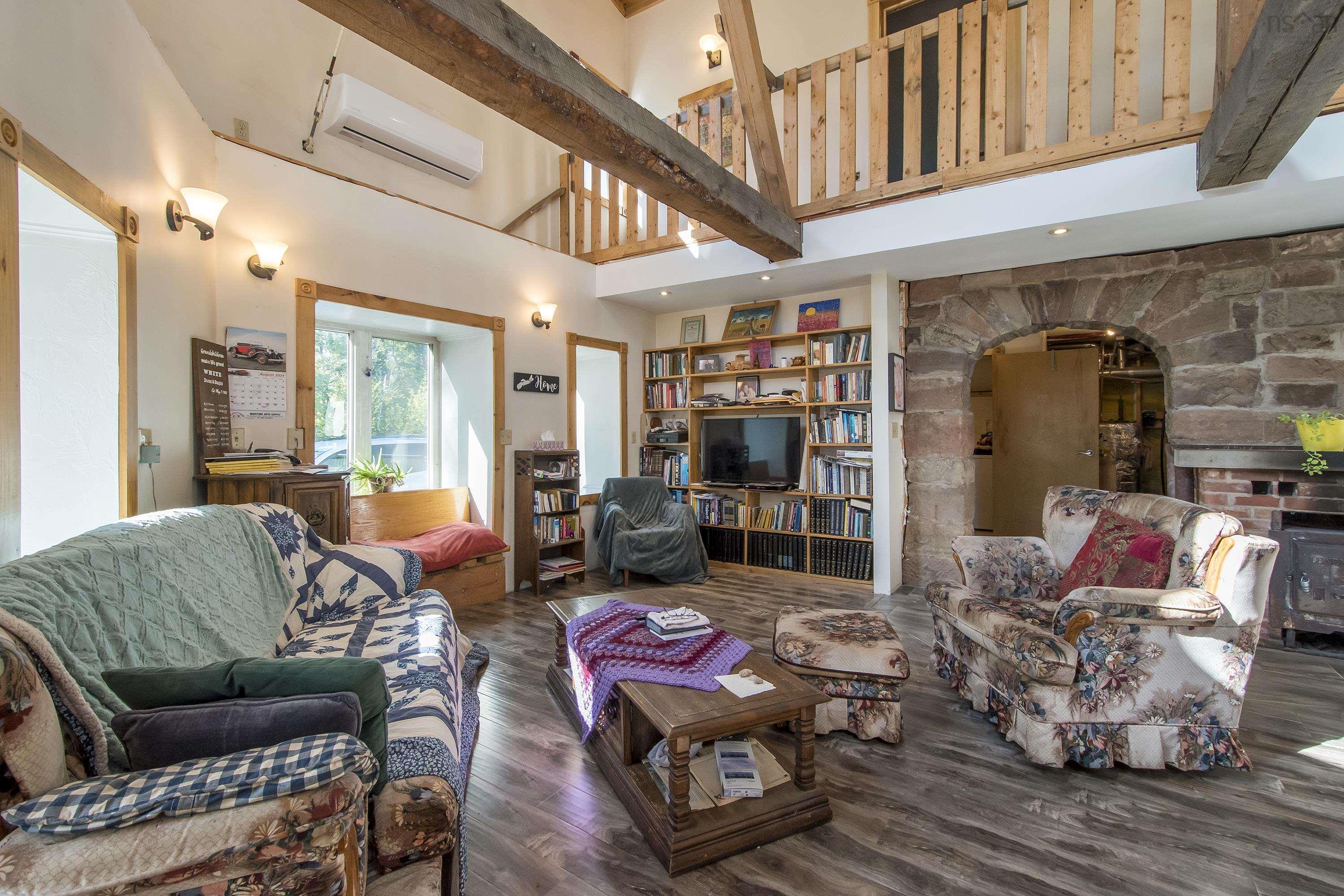 $470,000.00: 319 McAuley Road, Hedgeville