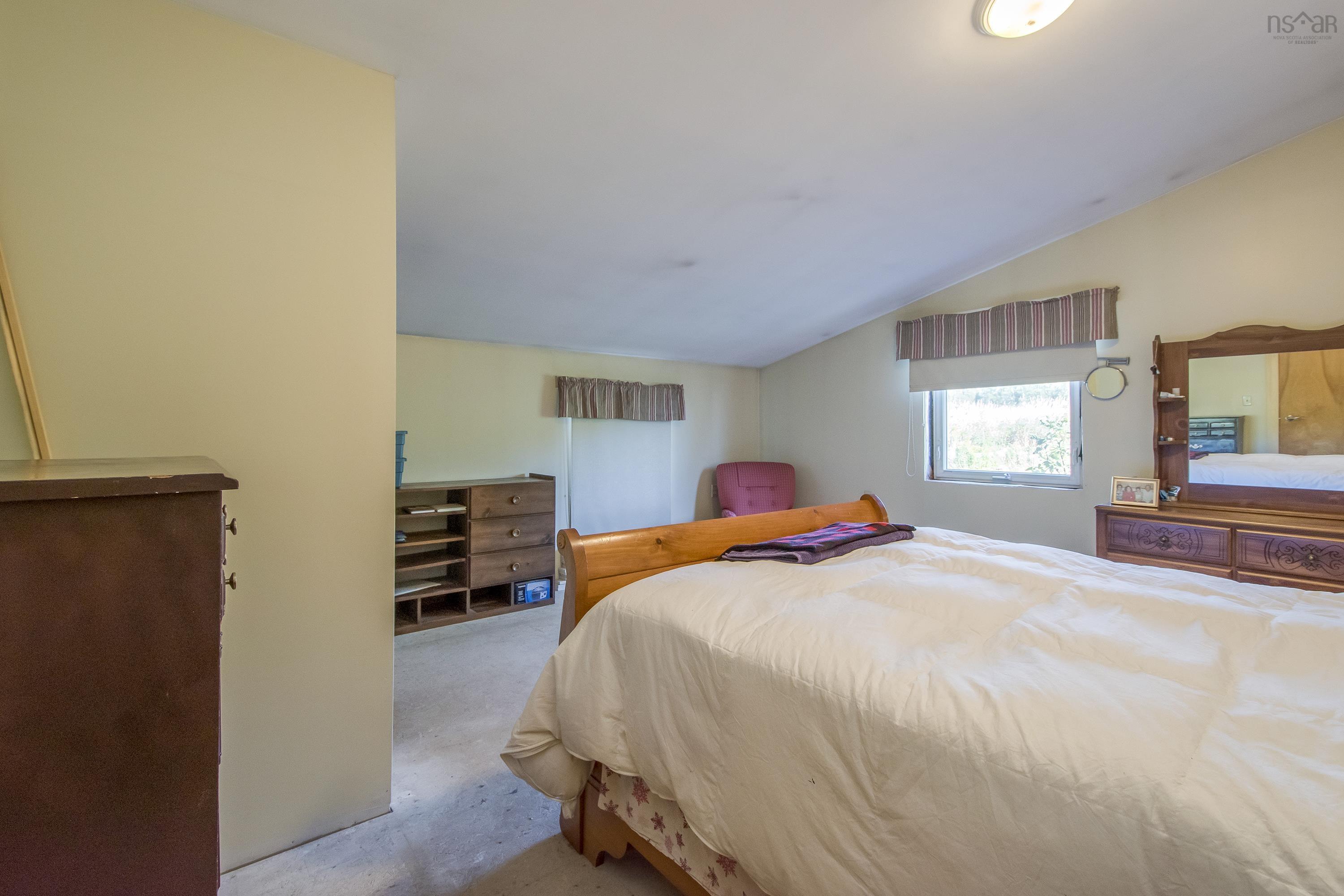 $470,000.00: 319 McAuley Road, Hedgeville