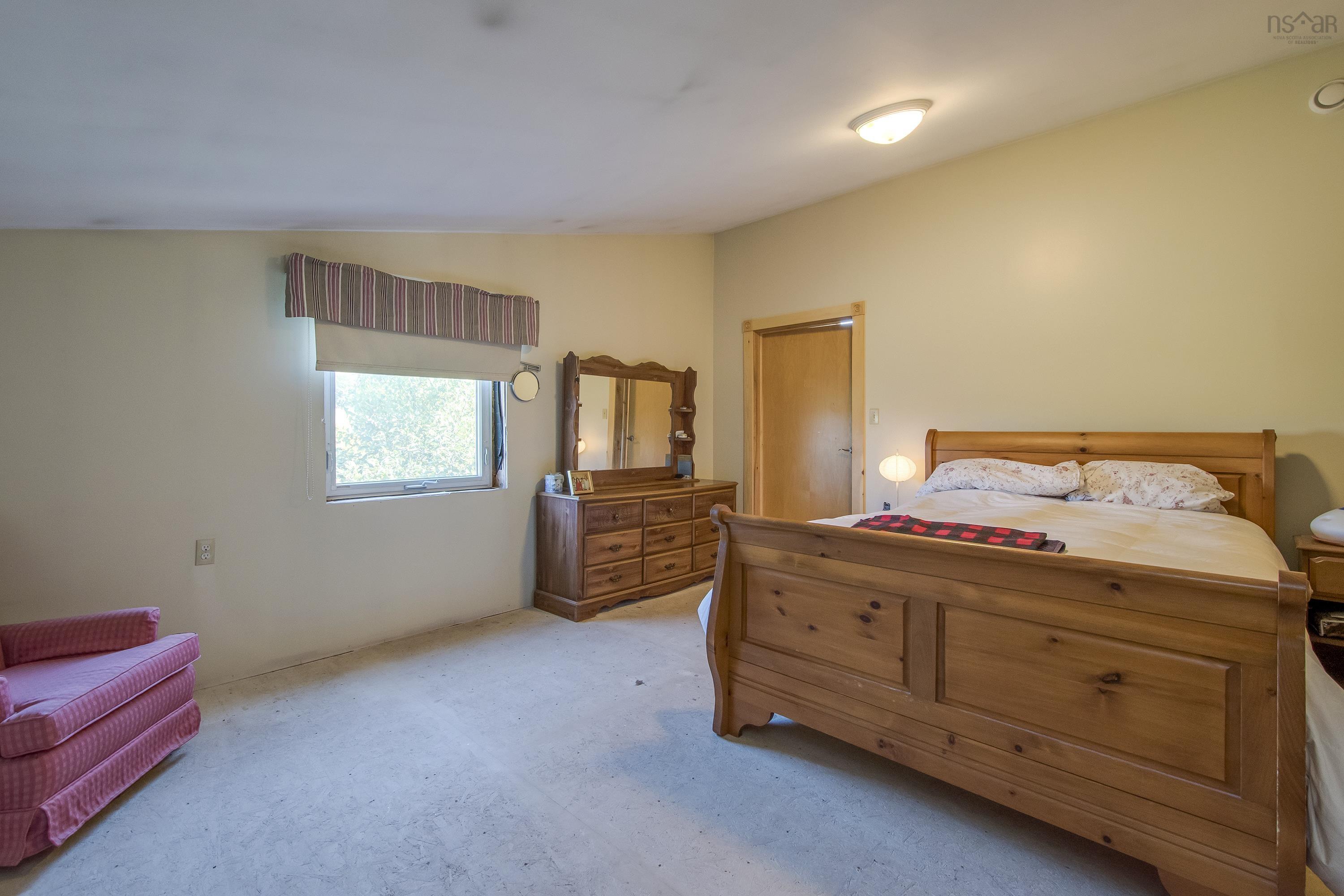 $470,000.00: 319 McAuley Road, Hedgeville