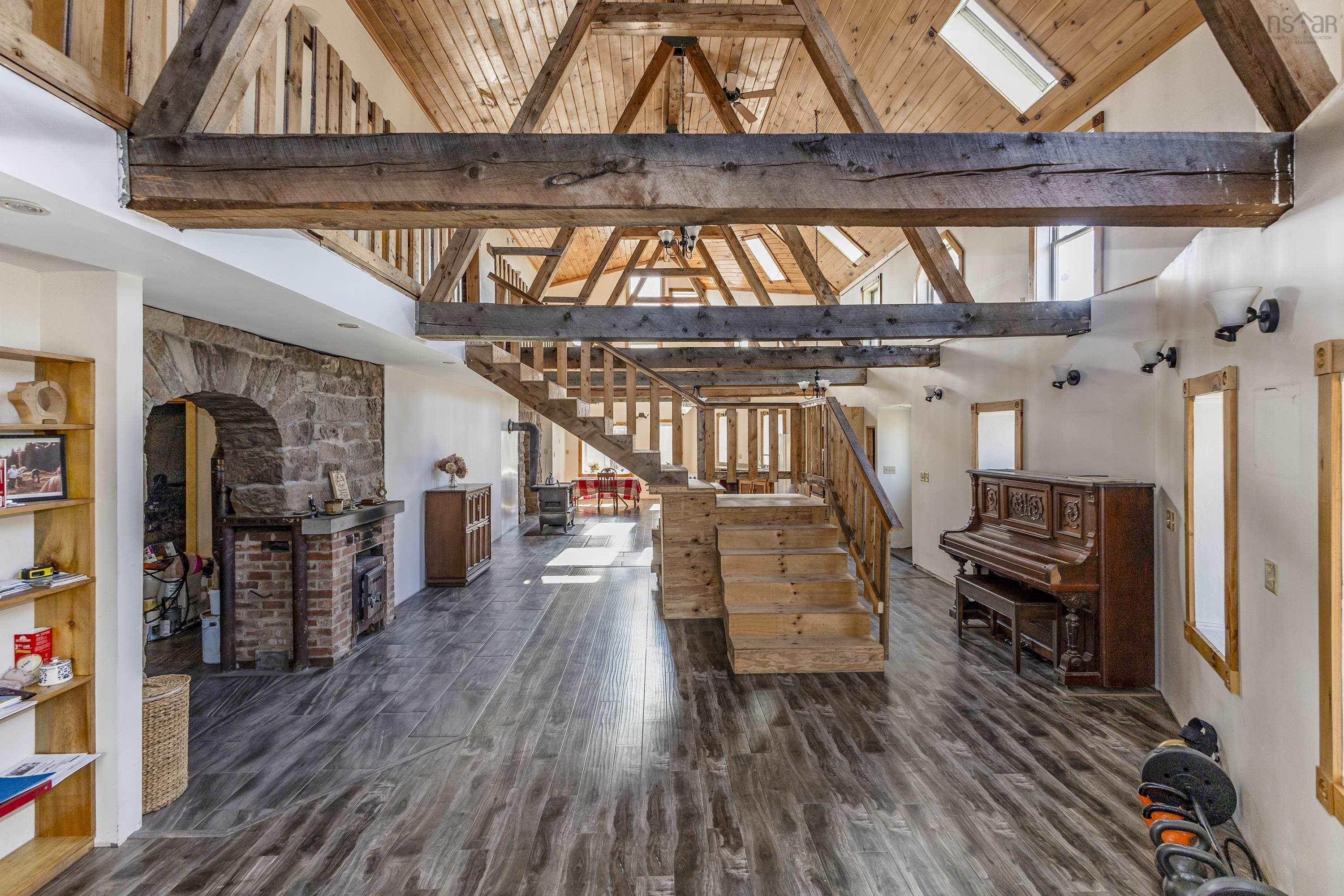 $470,000.00: 319 McAuley Road, Hedgeville