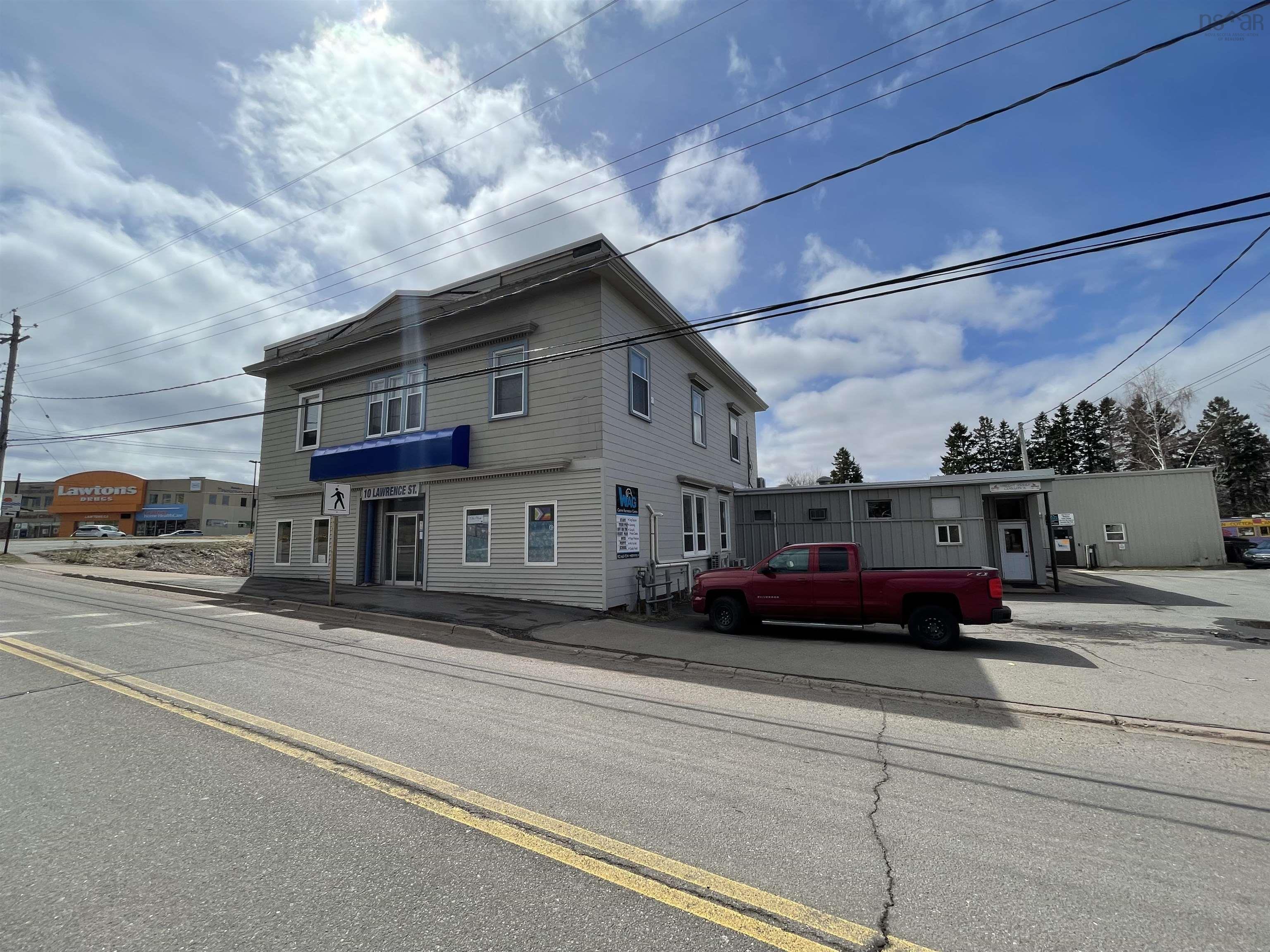 10 Lawrence Street, Amherst, NS (MLS 202508426)