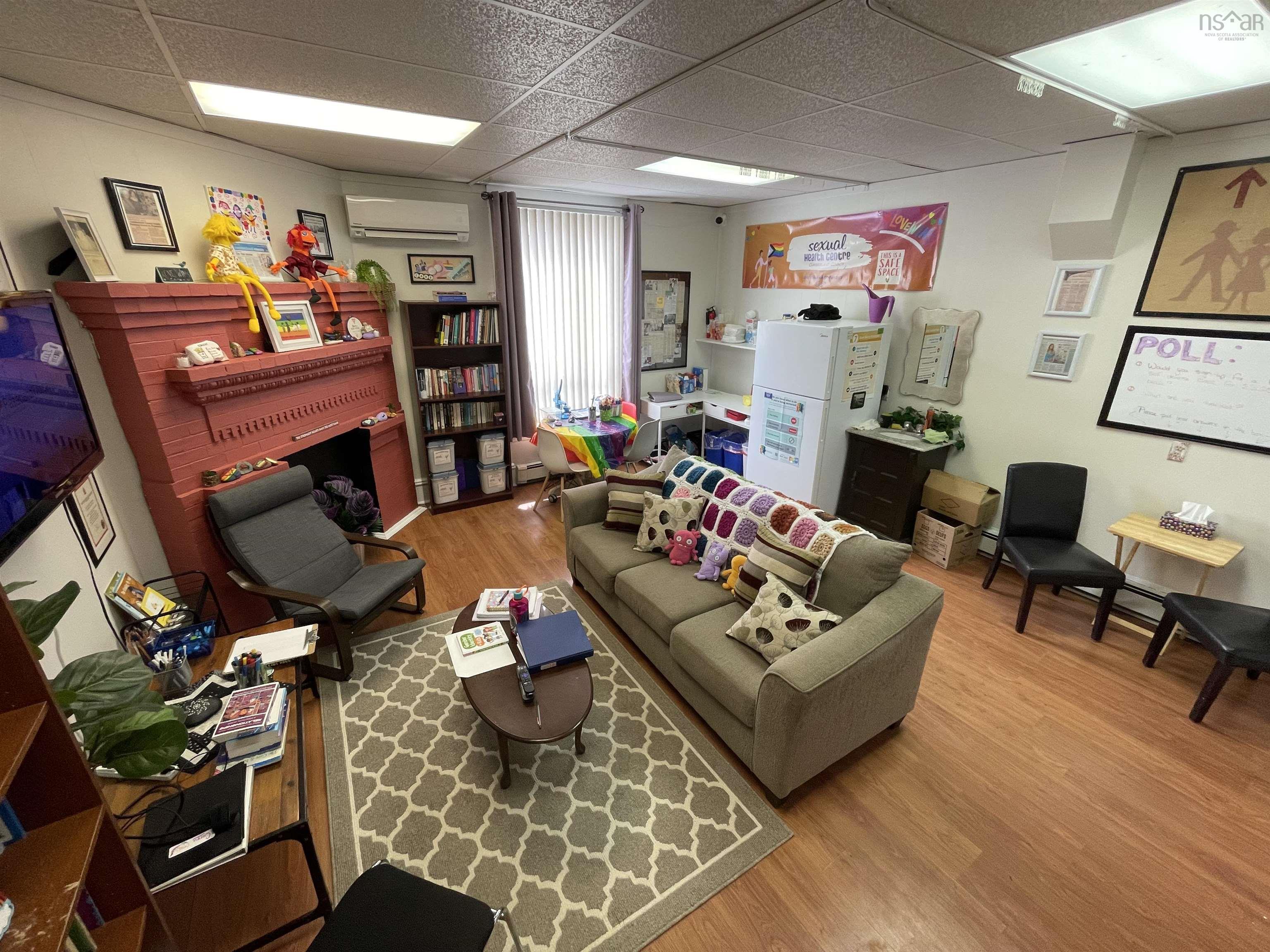 $599,000.00: 10 Lawrence Street, Amherst