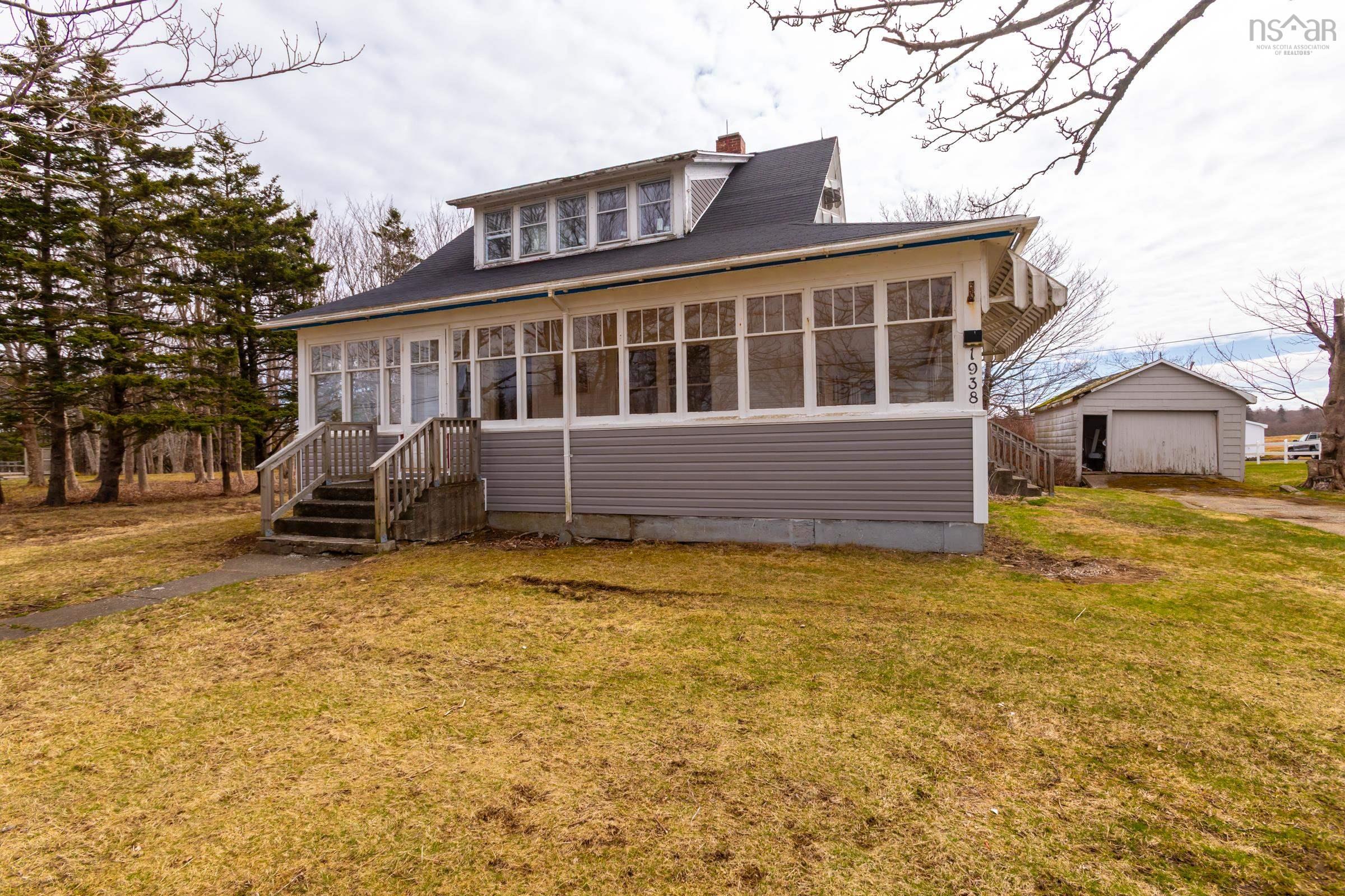 $284,000.00: 1938 Highway 1, Church Point