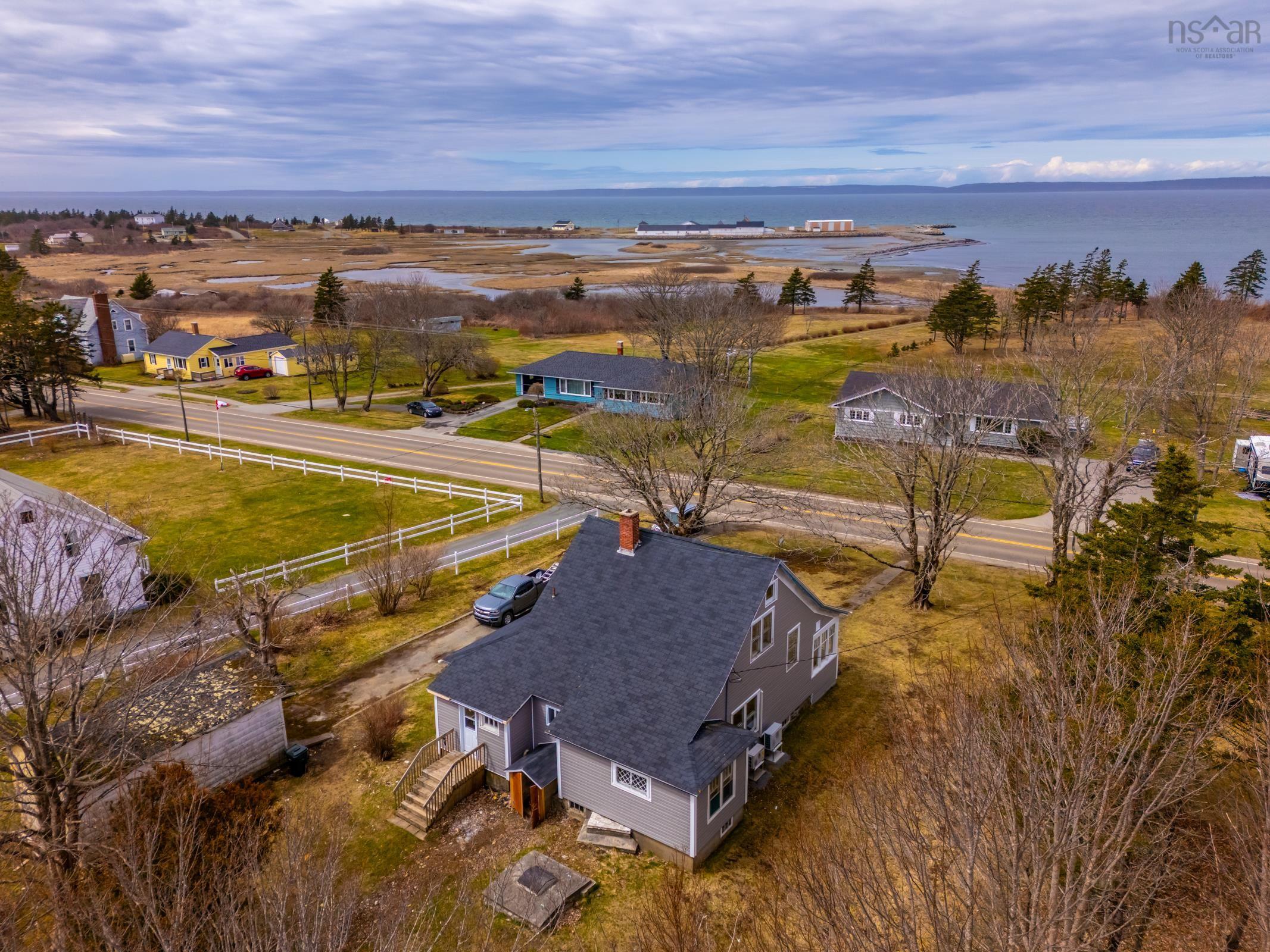 $284,000.00: 1938 Highway 1, Church Point