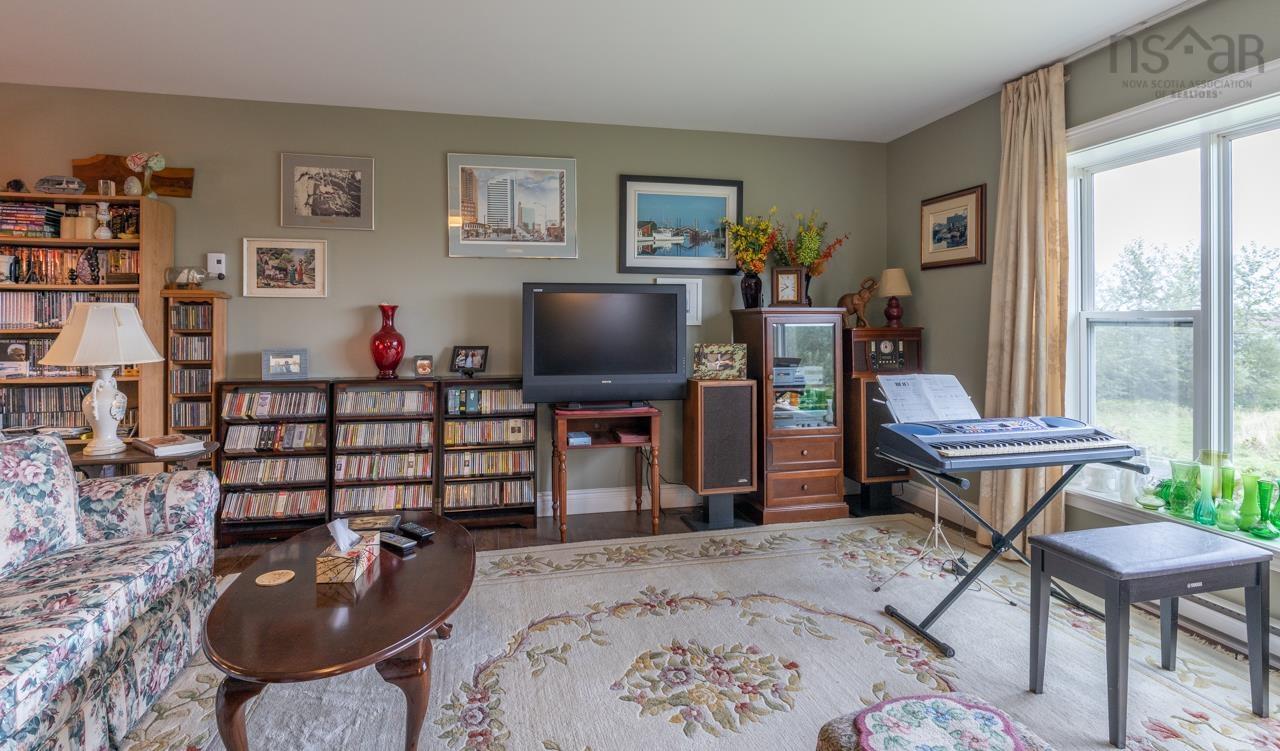 $464,900.00: 42-44 Bellmont Avenue, North Chegoggin