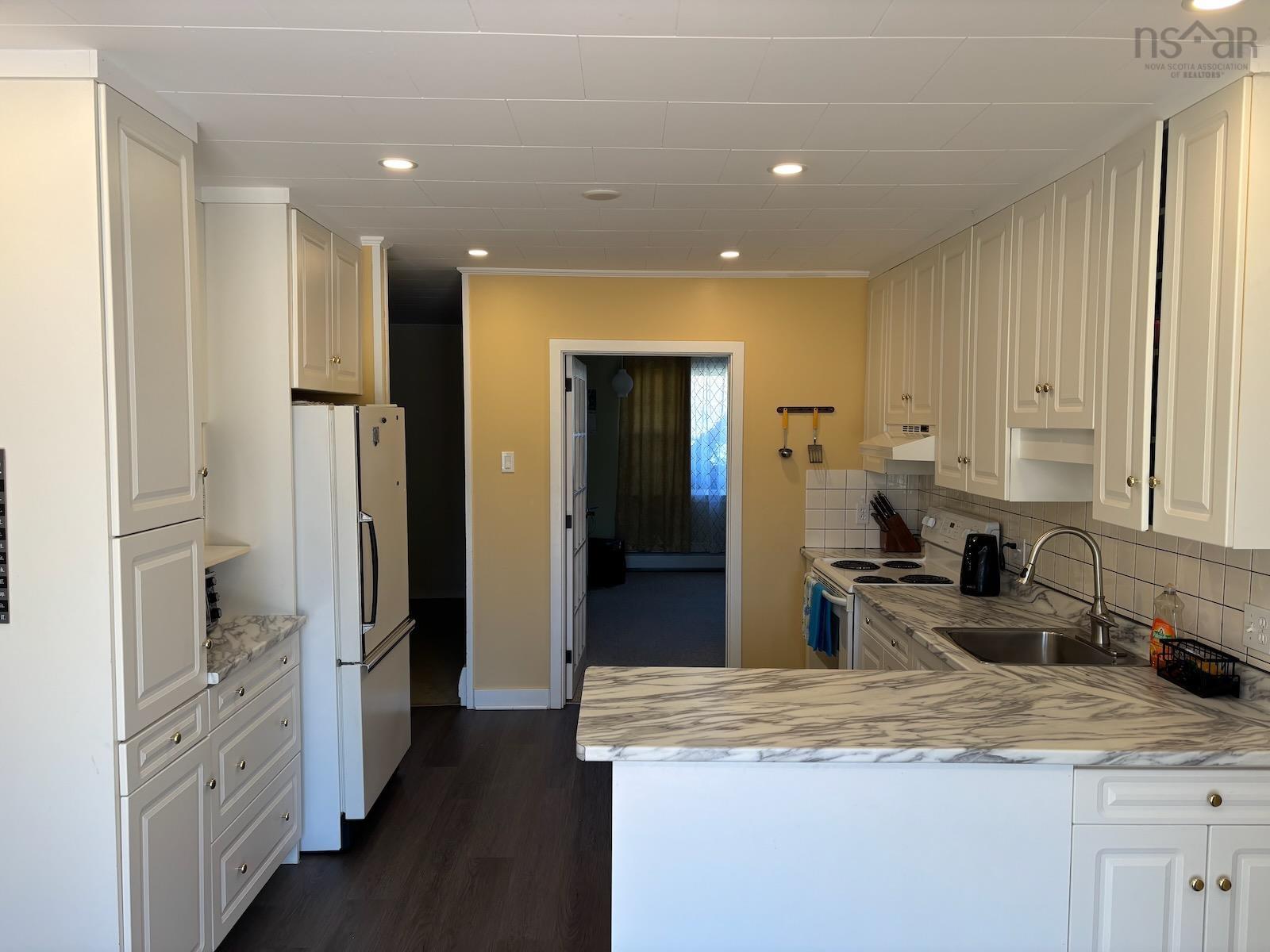 $355,500.00: 10 Park Street, Yarmouth