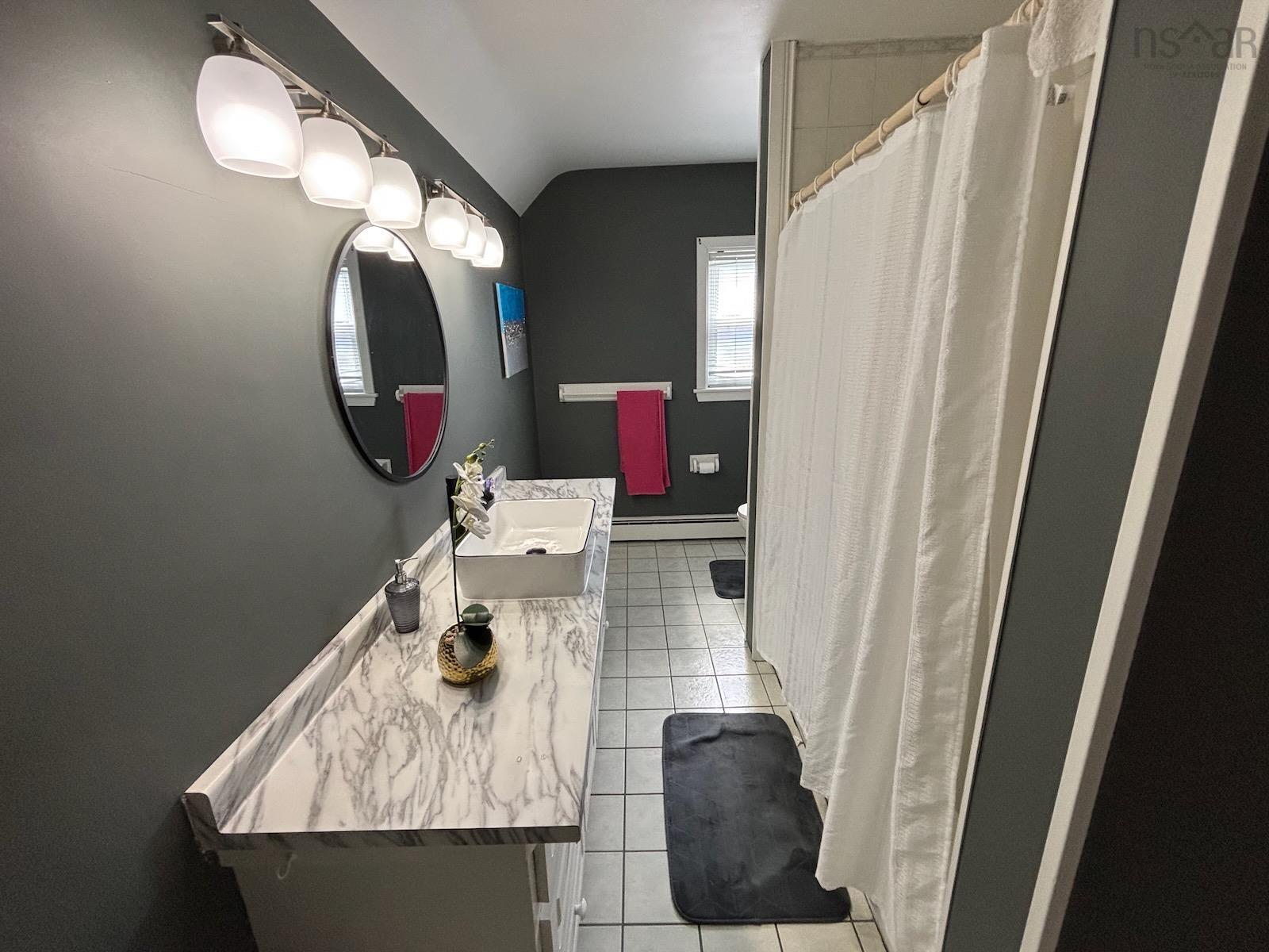 $355,500.00: 10 Park Street, Yarmouth