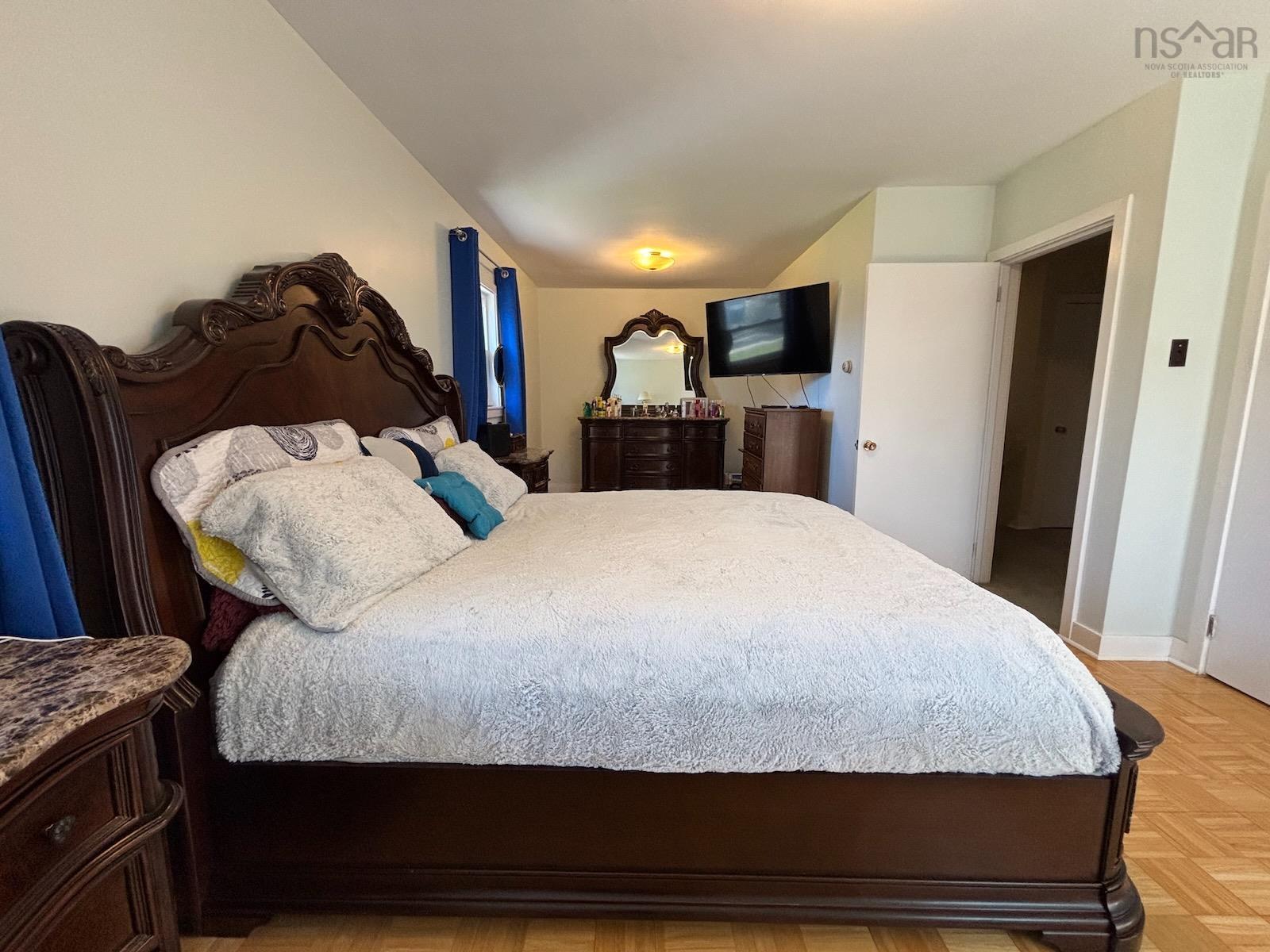 $355,500.00: 10 Park Street, Yarmouth