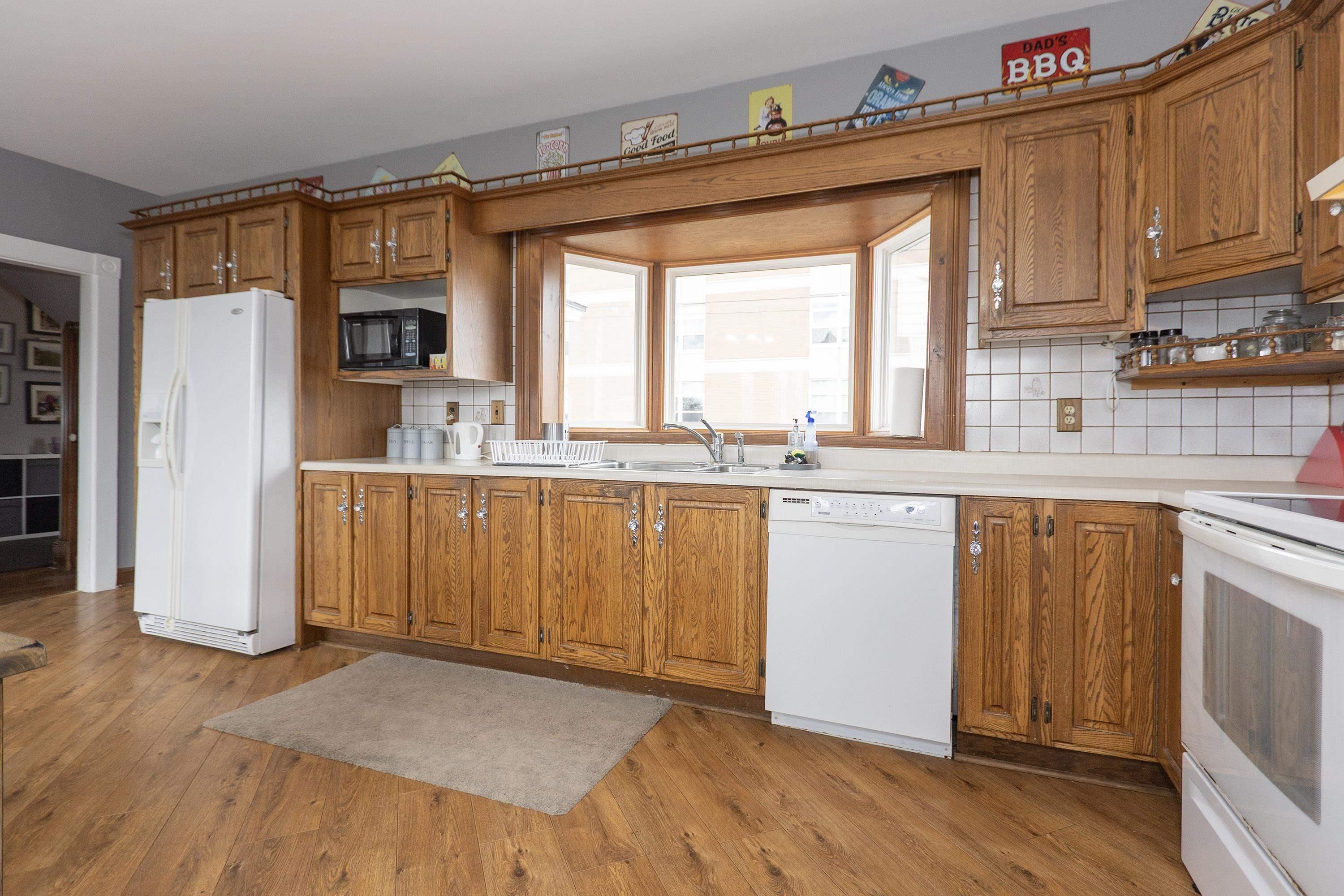 $349,900.00: 85 Church Street, Springhill