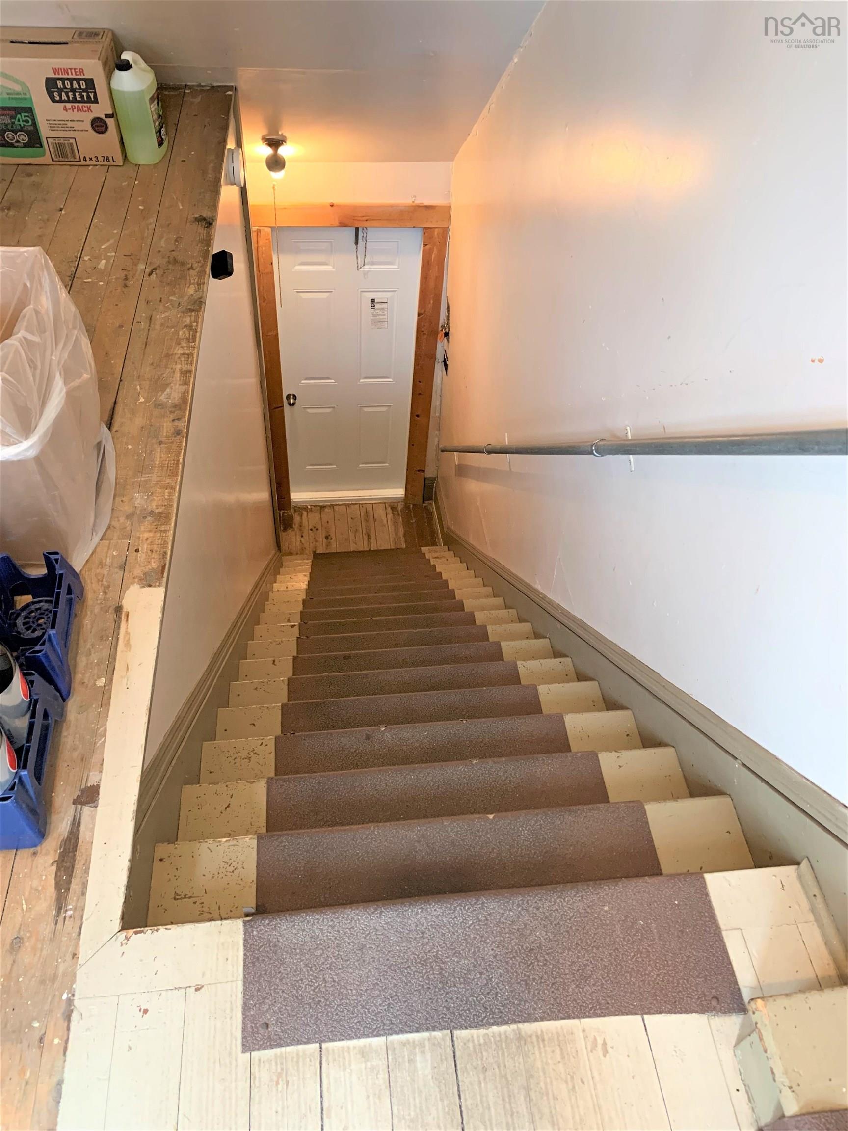 $324,900.00: 6 Junction Road, Springhill