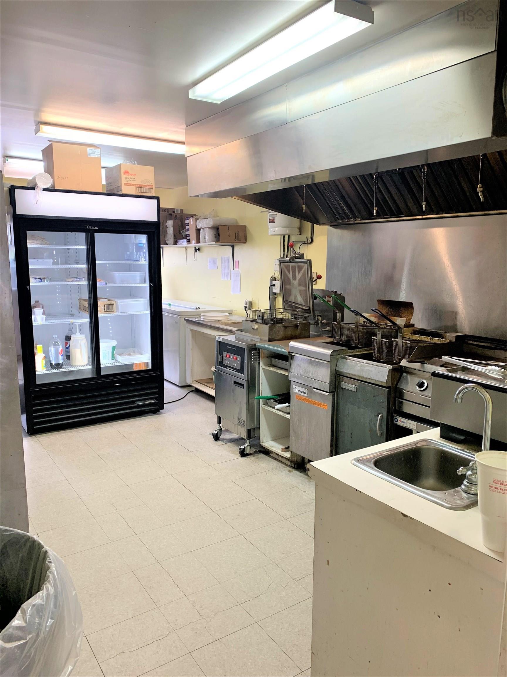 $324,900.00: 6 Junction Road, Springhill