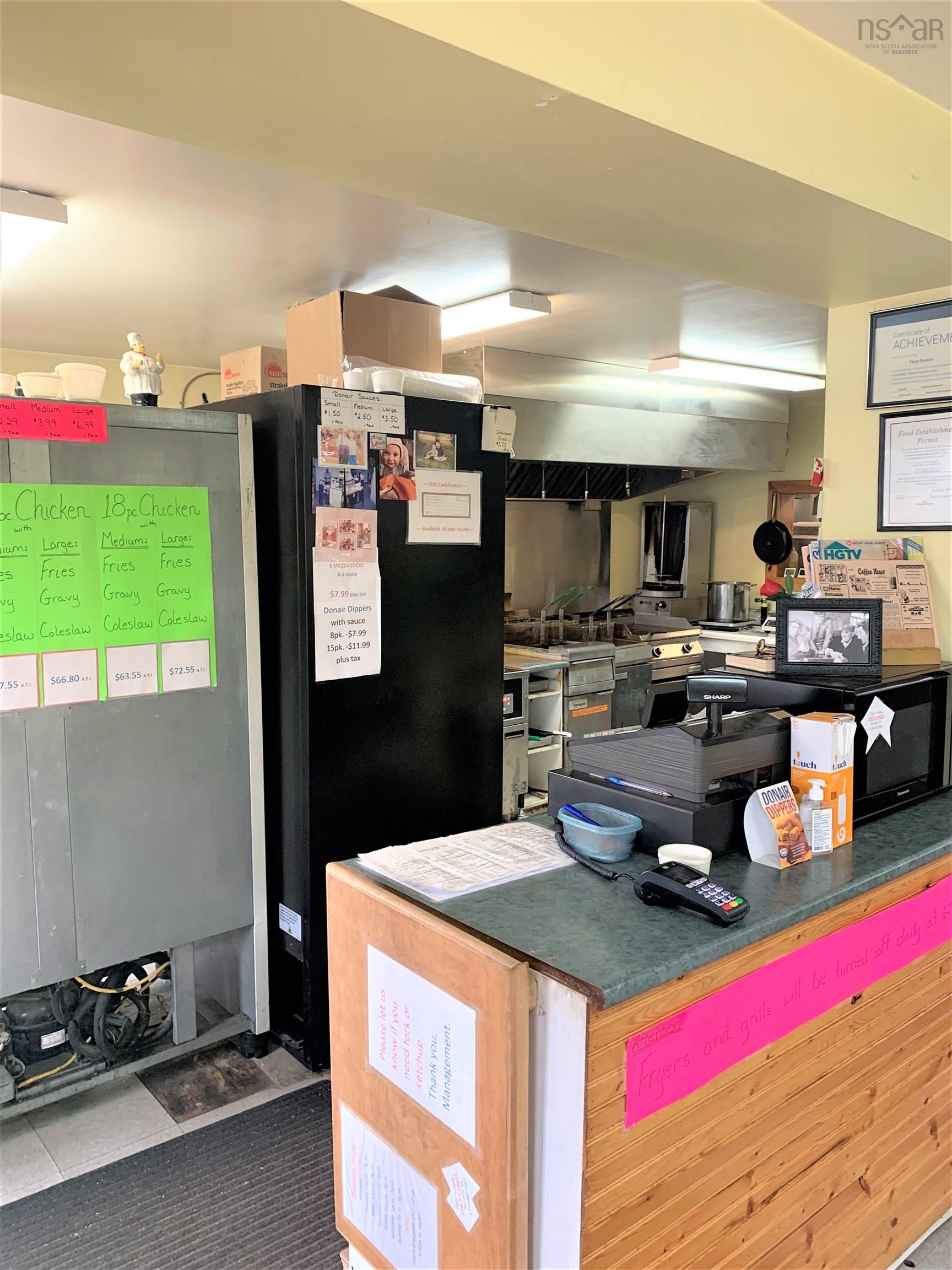 $324,900.00: 6 Junction Road, Springhill