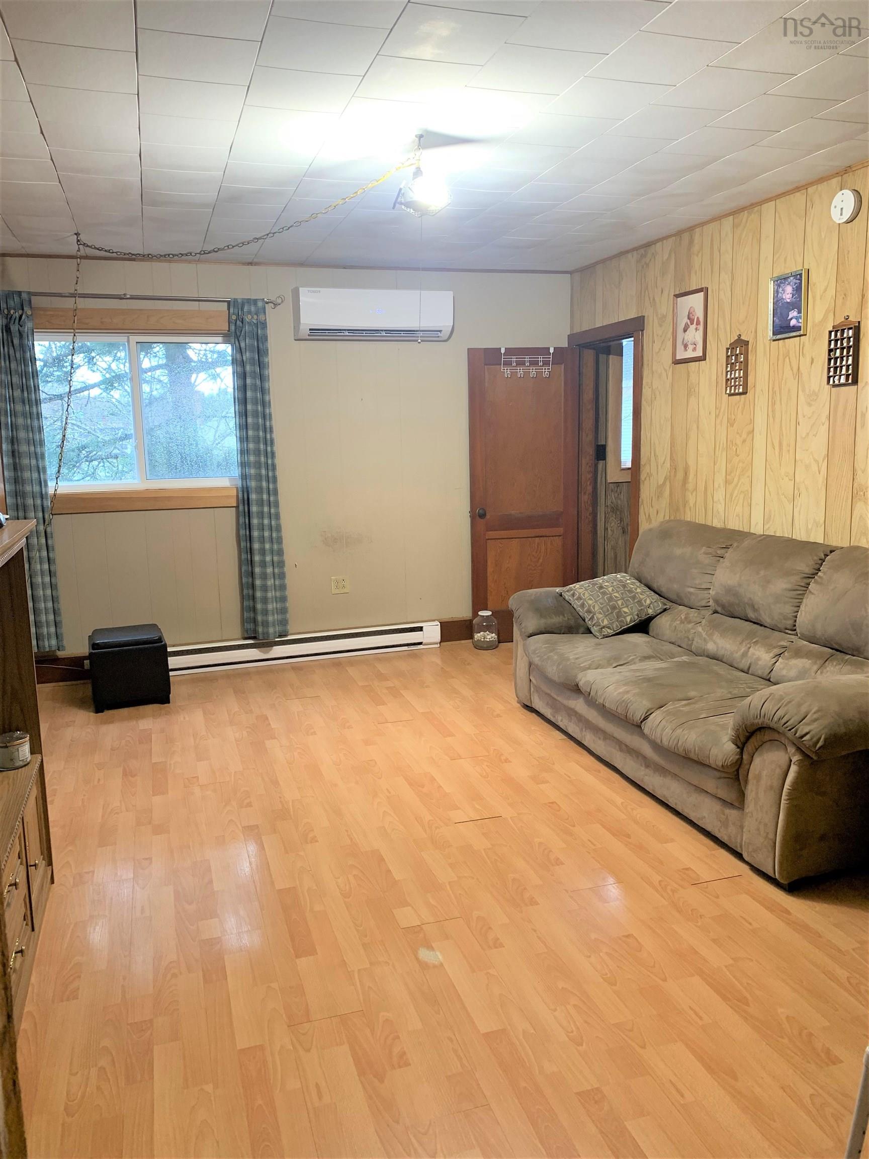 $324,900.00: 6 Junction Road, Springhill