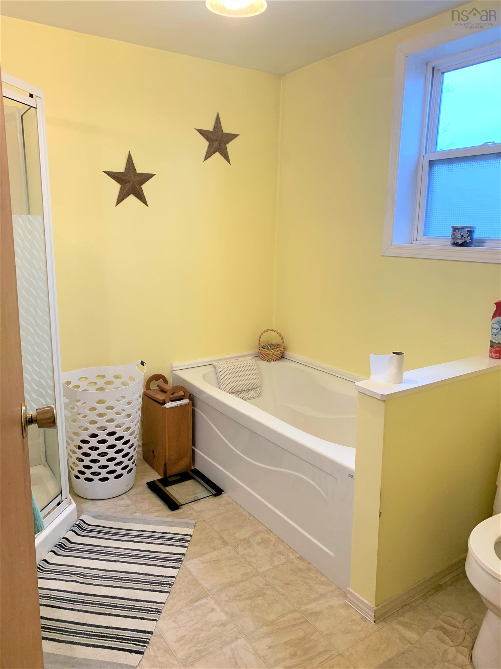 $324,900.00: 6 Junction Road, Springhill