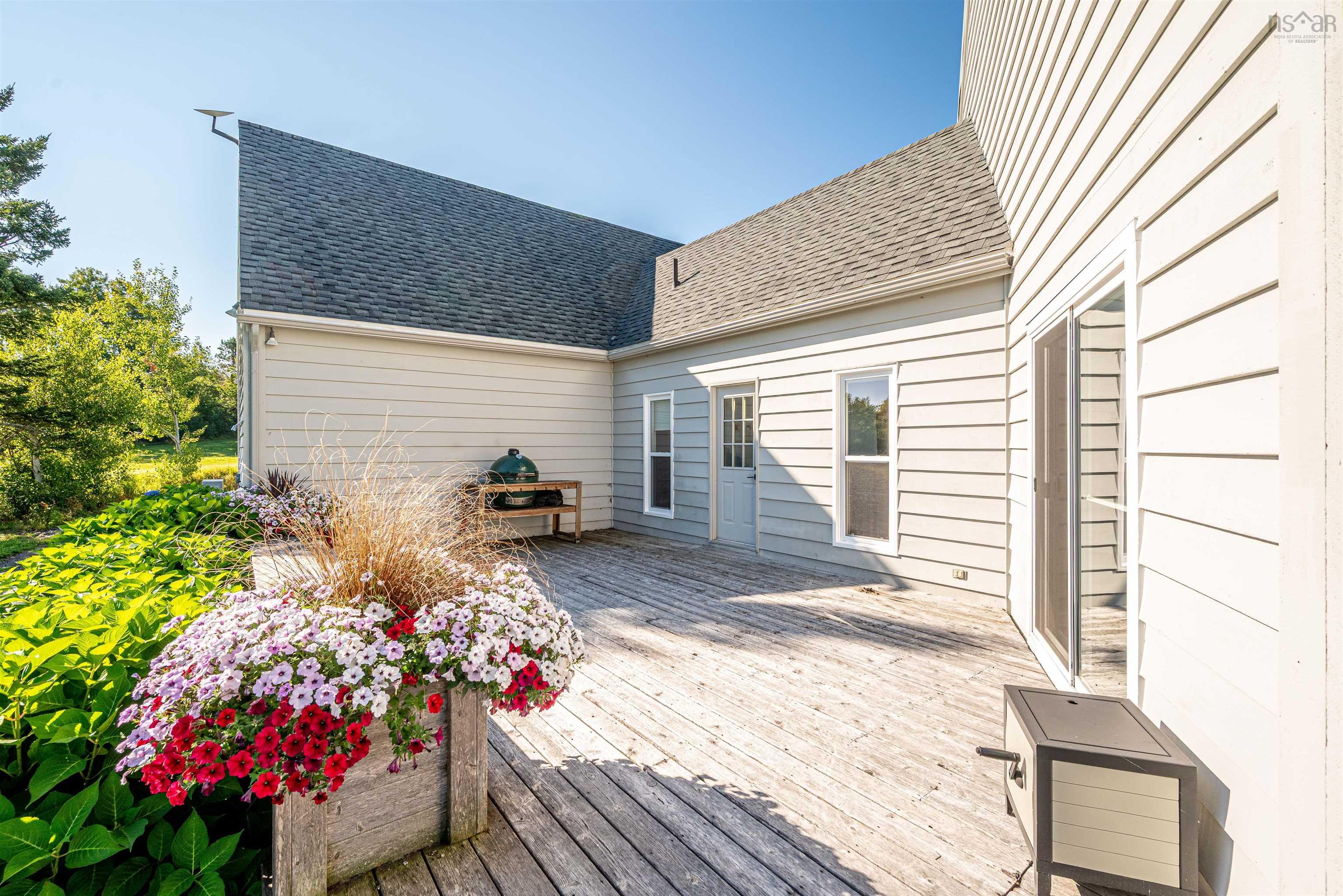 $1,349,000.00: 5293 Little Harbour Road, Little Harbour