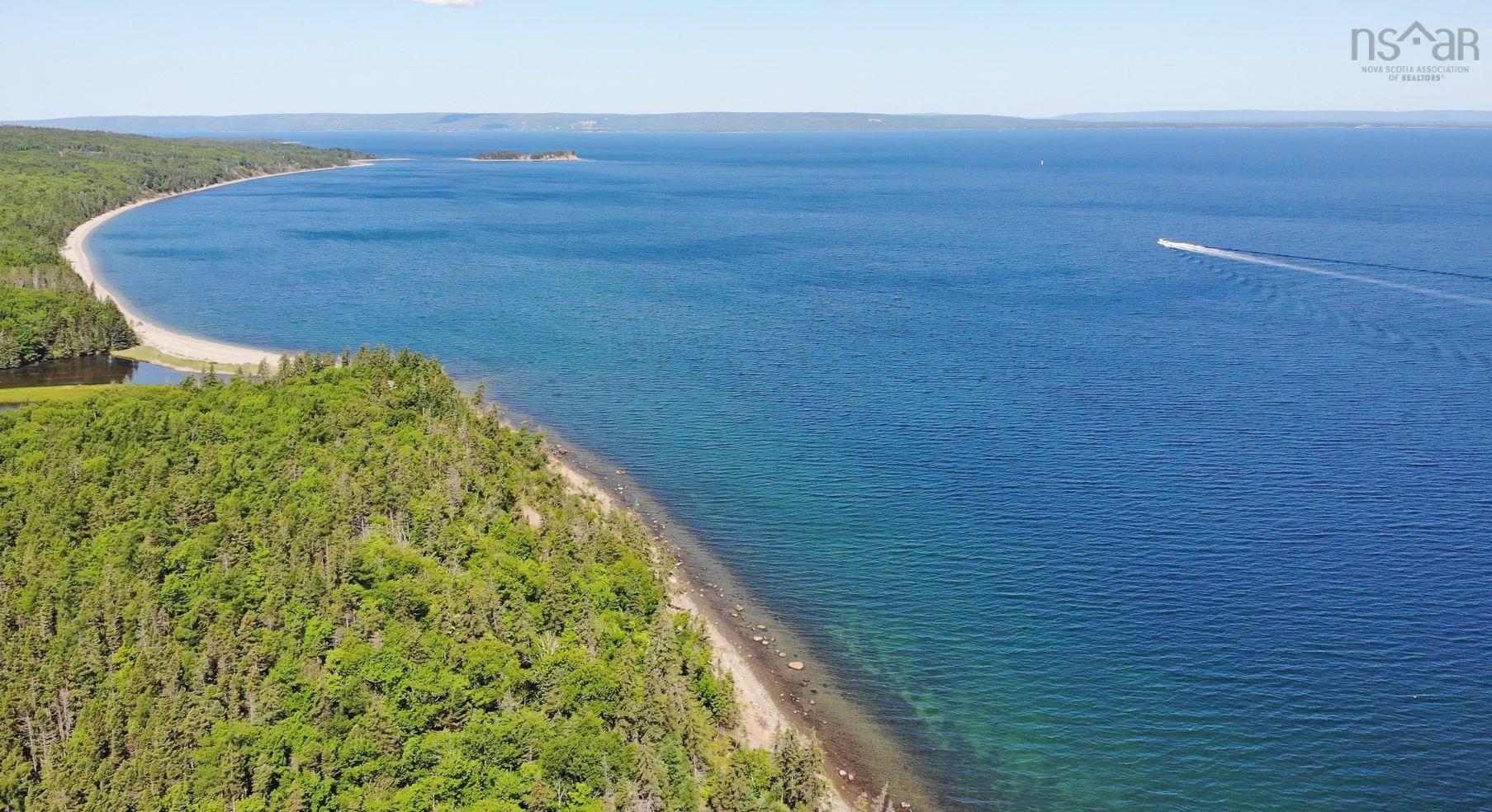 $795,000.00: 195 Acres West Bay Highway, Roberta