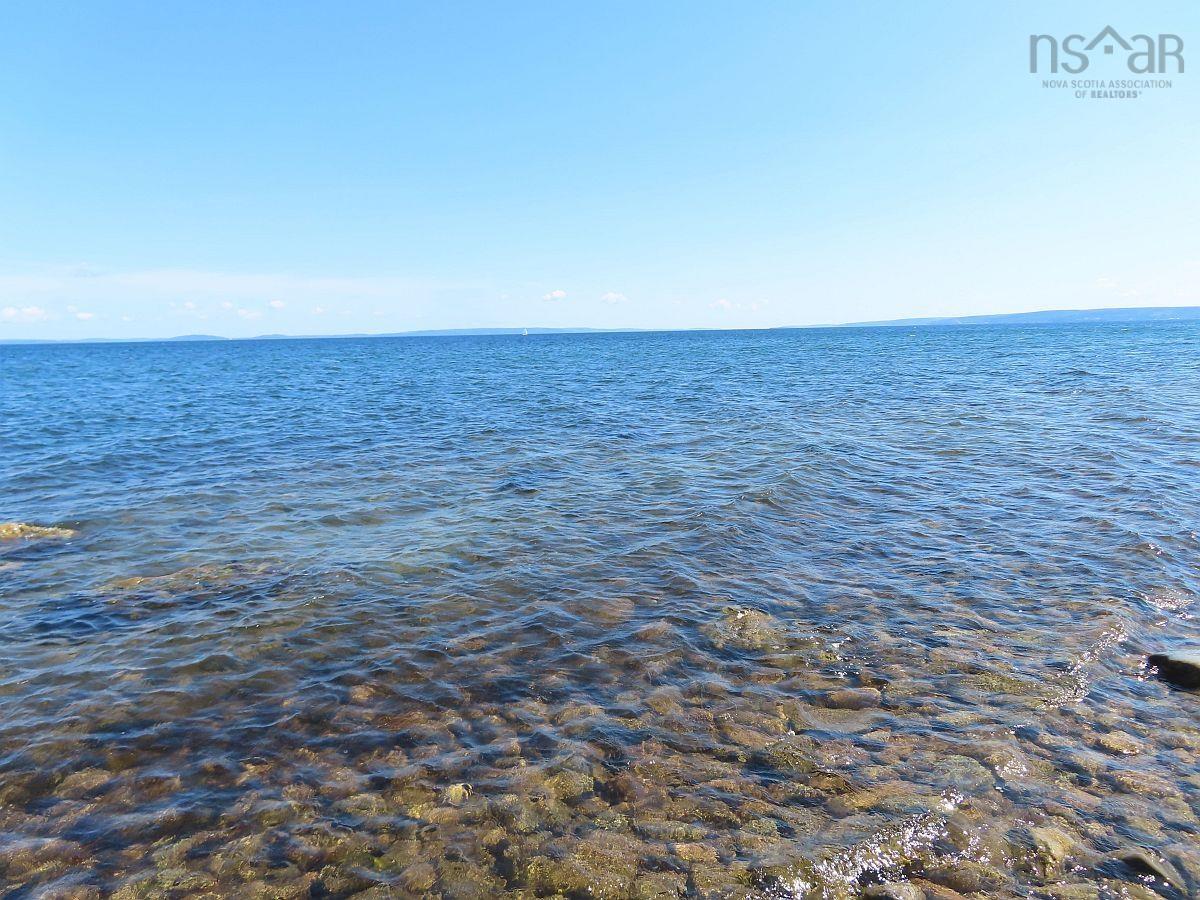 $795,000.00: 195 Acres West Bay Highway, Roberta