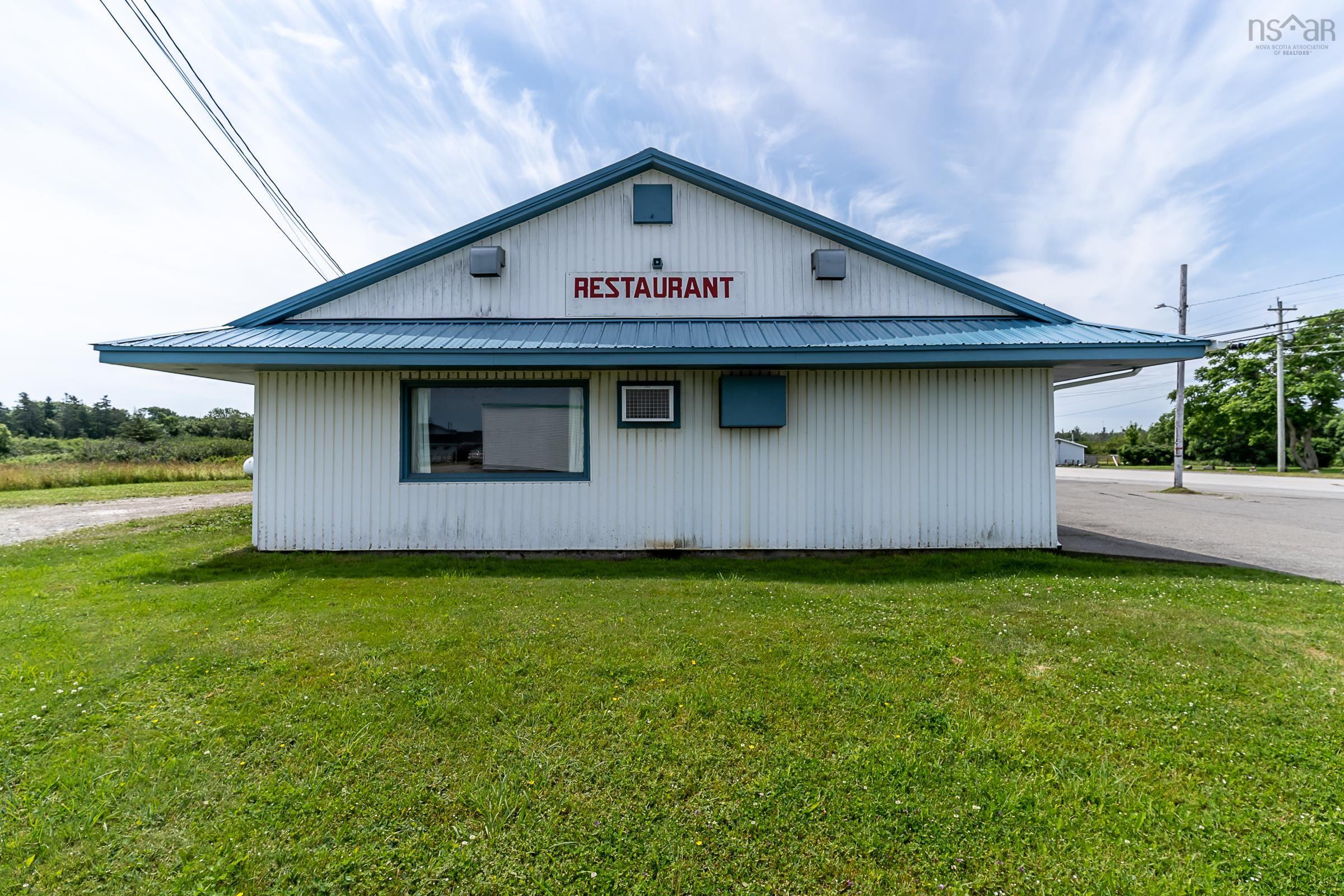 $390,000.00: 8946 Highway 1, Meteghan River