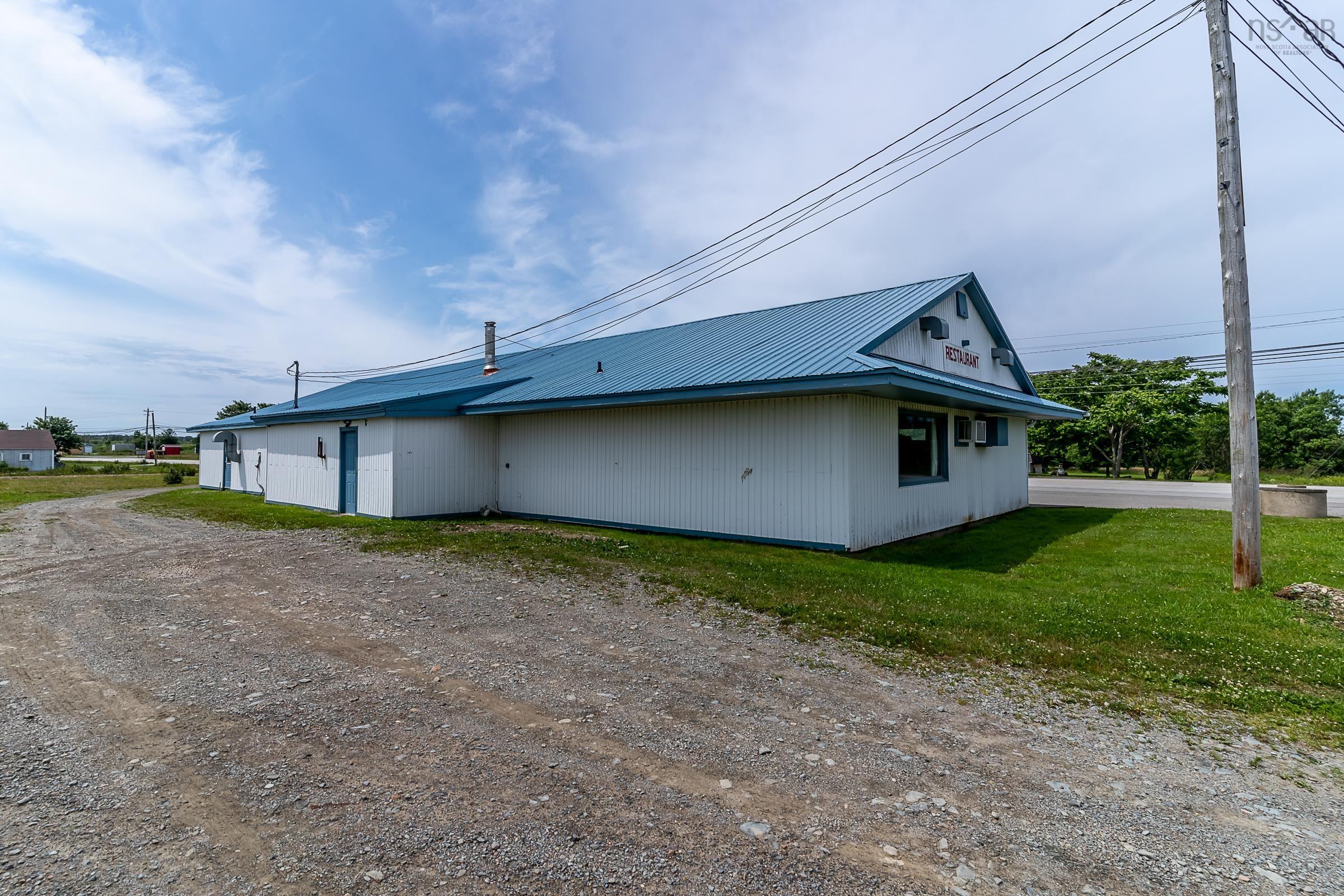 $390,000.00: 8946 Highway 1, Meteghan River