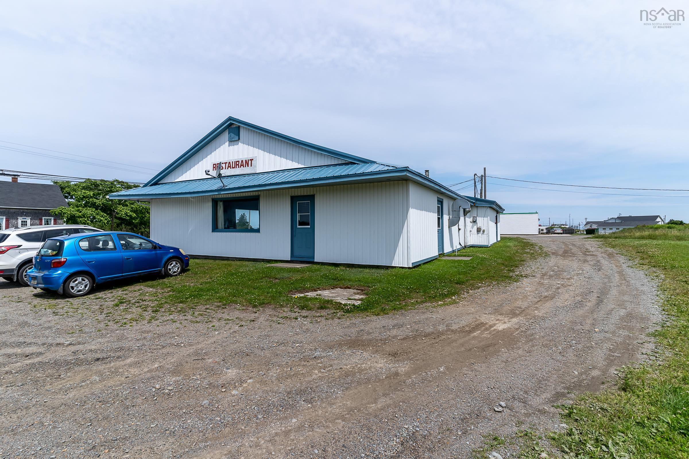 $390,000.00: 8946 Highway 1, Meteghan River