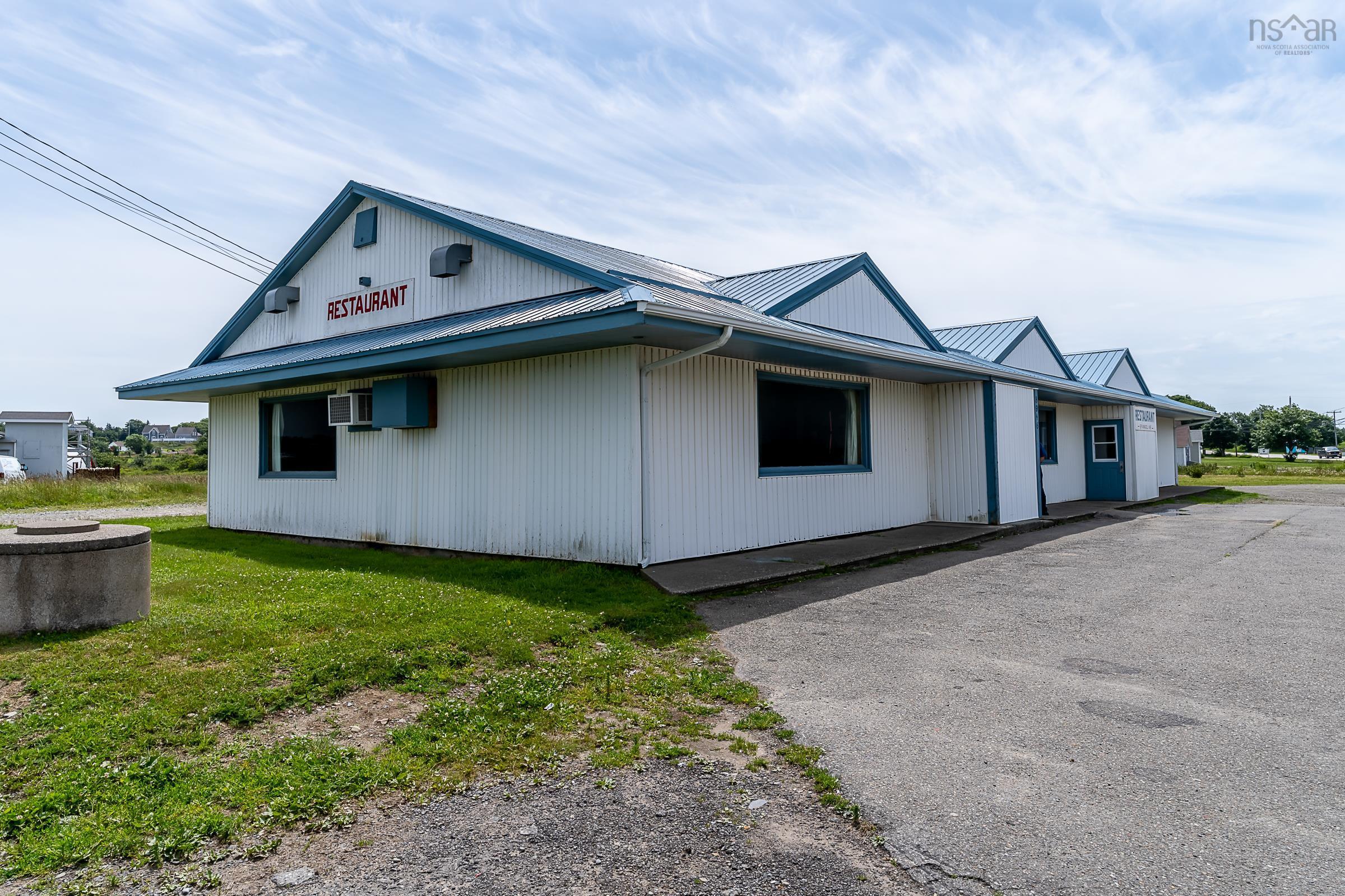 $390,000.00: 8946 Highway 1, Meteghan River