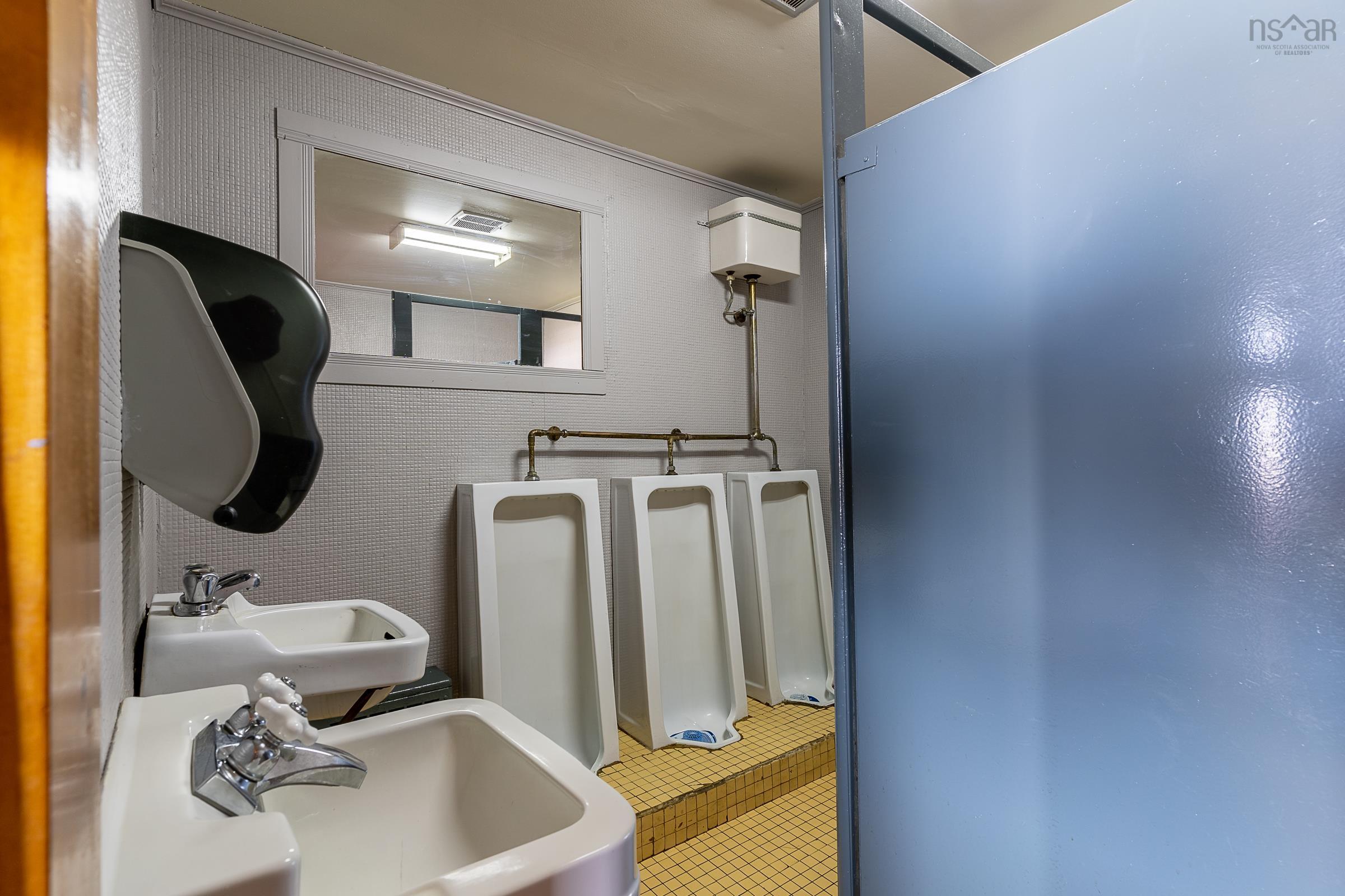 $390,000.00: 8946 Highway 1, Meteghan River