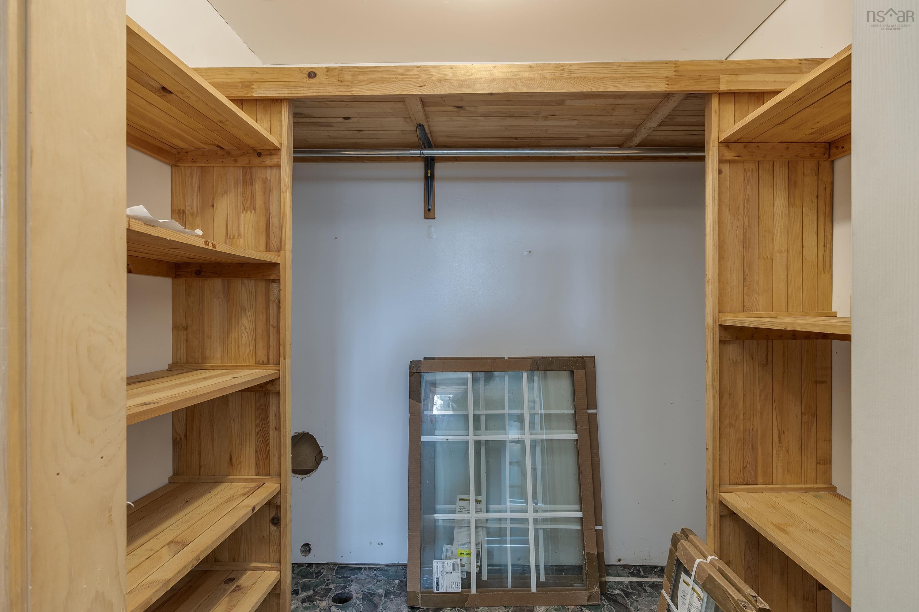 $325,000.00: 5104 Shore Road, Parkers Cove